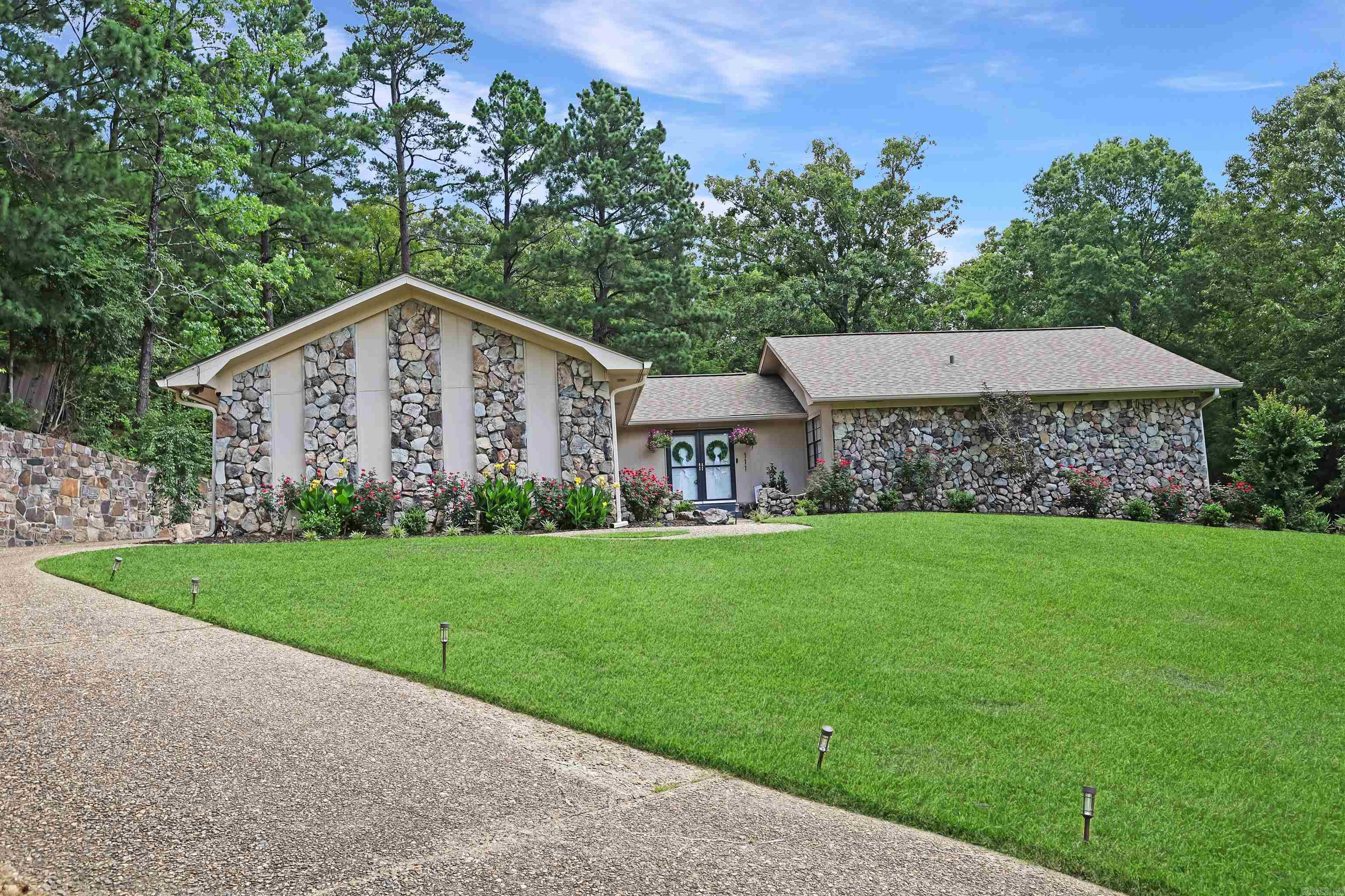 111 Glenridge Court Property Photo 37