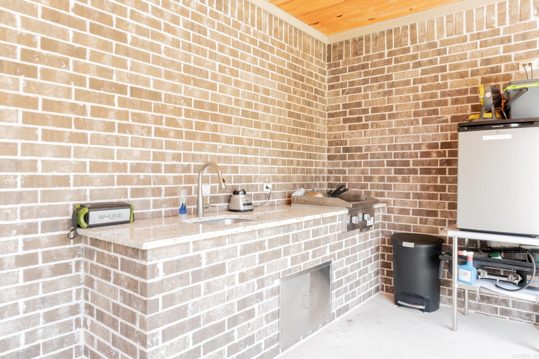 308 Oak Tree South Property Photo 40