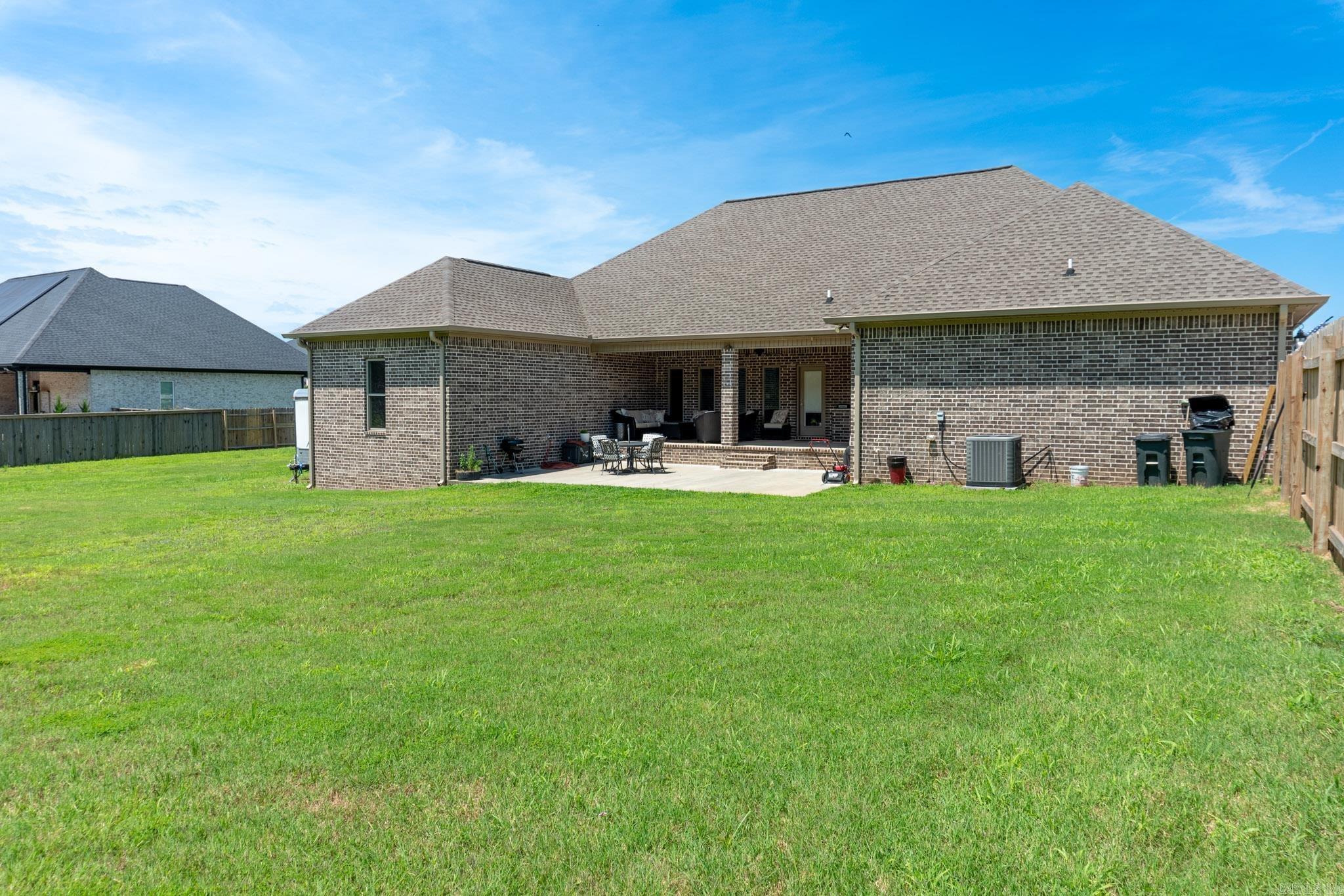 308 Oak Tree South Property Photo 43