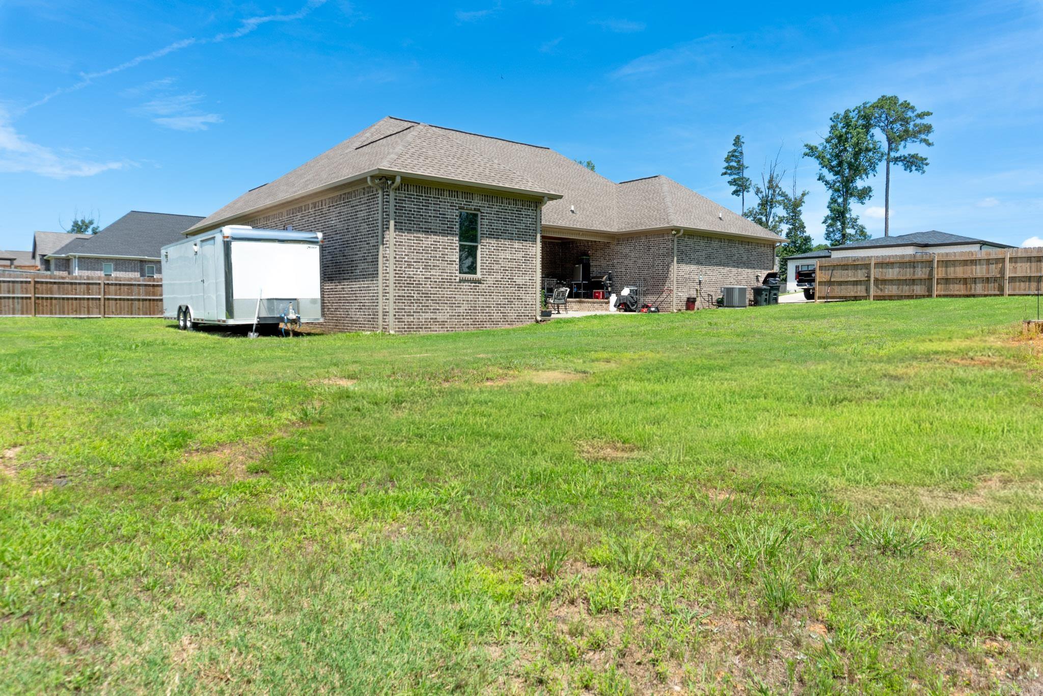 308 Oak Tree South Property Photo 44