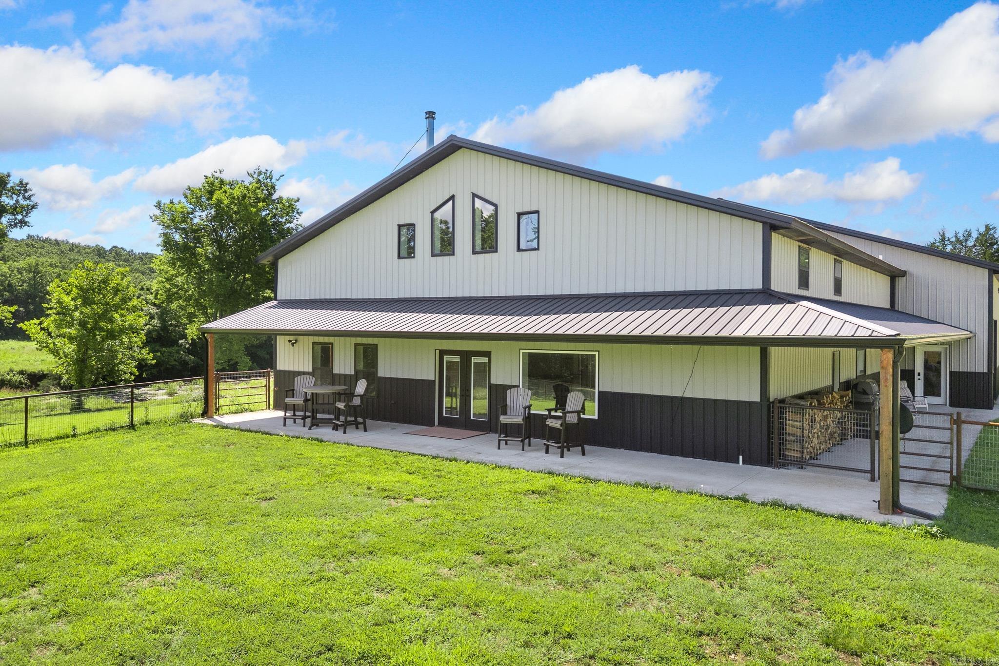 13136 N Cedar Grove Road Property Photo 4