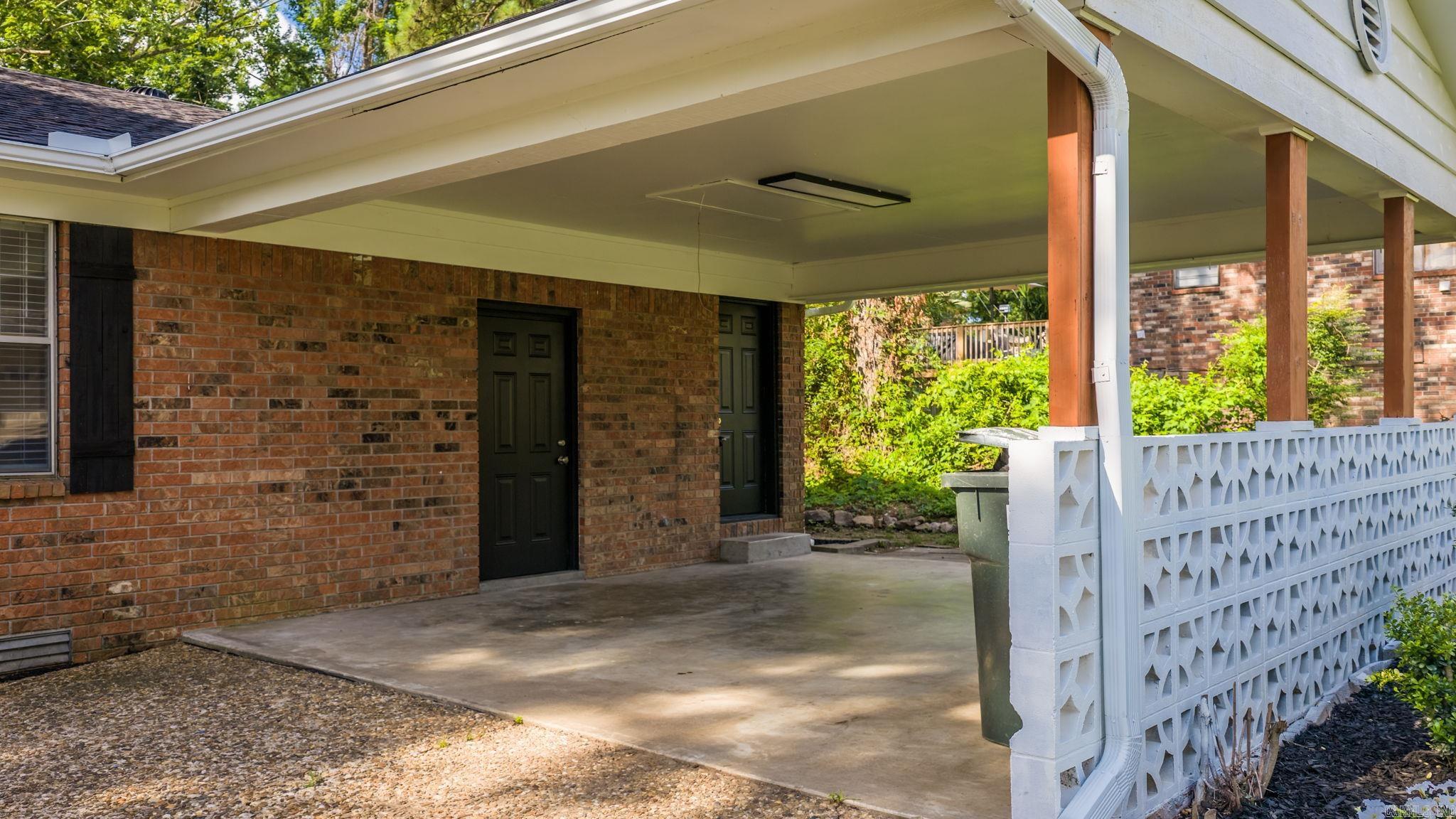 1205 Twin Lakes Drive Property Photo 4