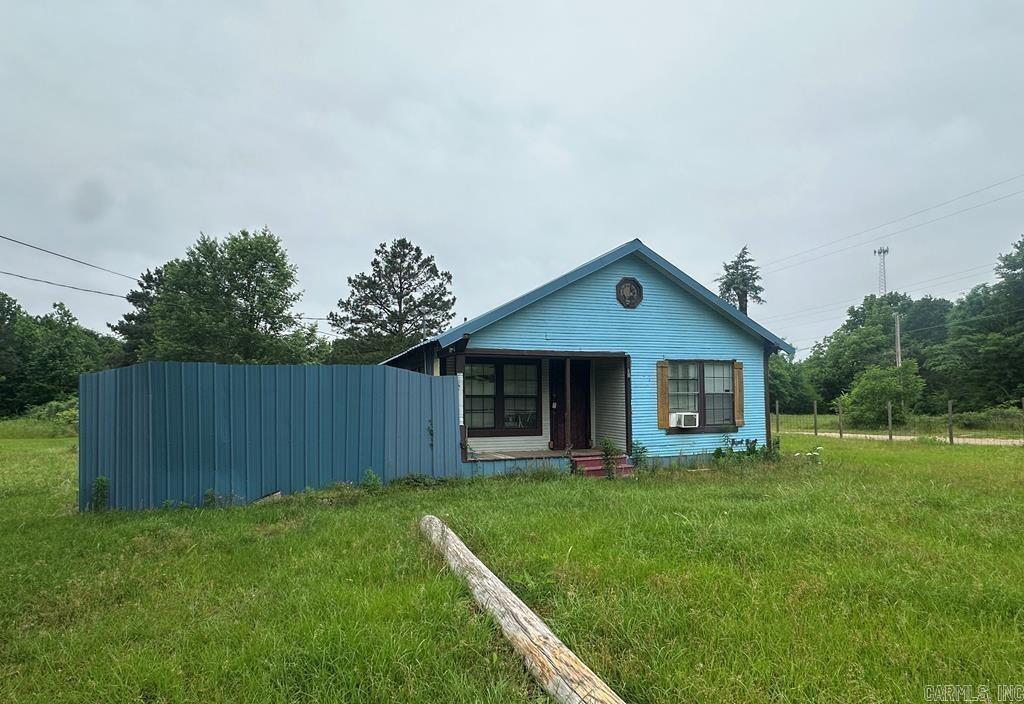 101 Early Property Photo 1