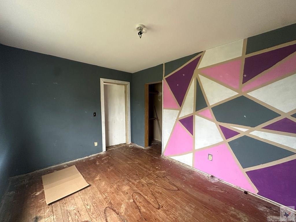 101 Early Property Photo 5