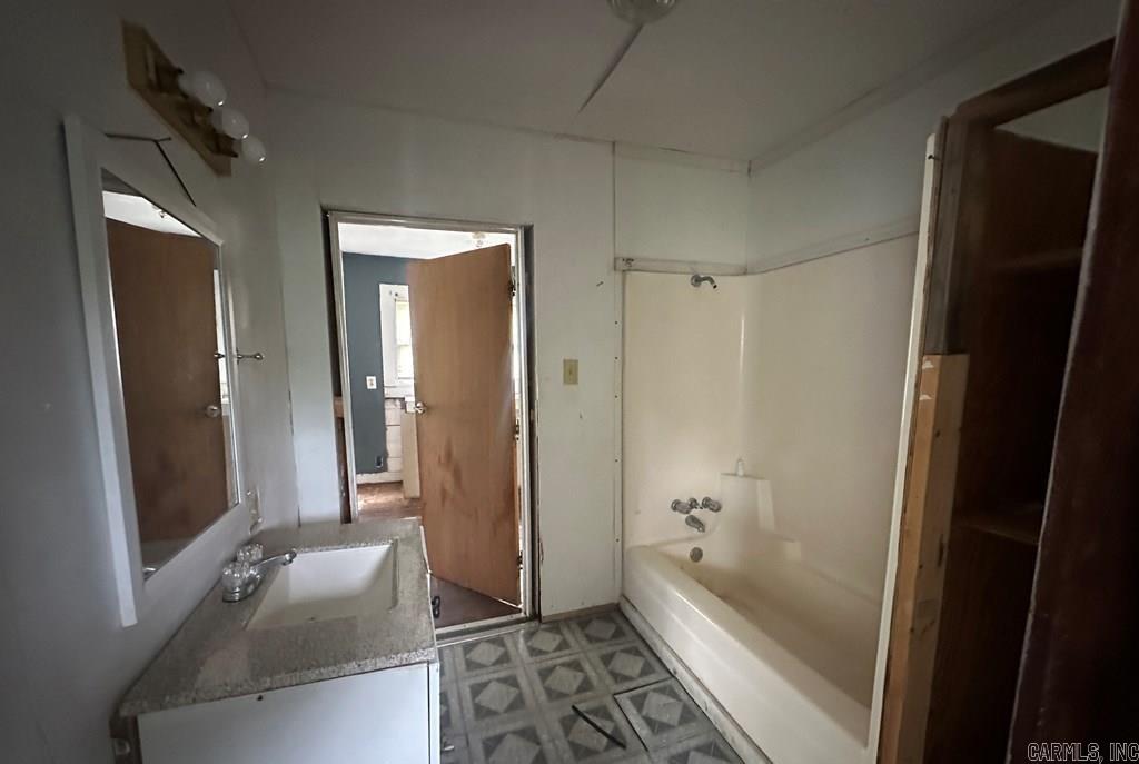 101 Early Property Photo 8