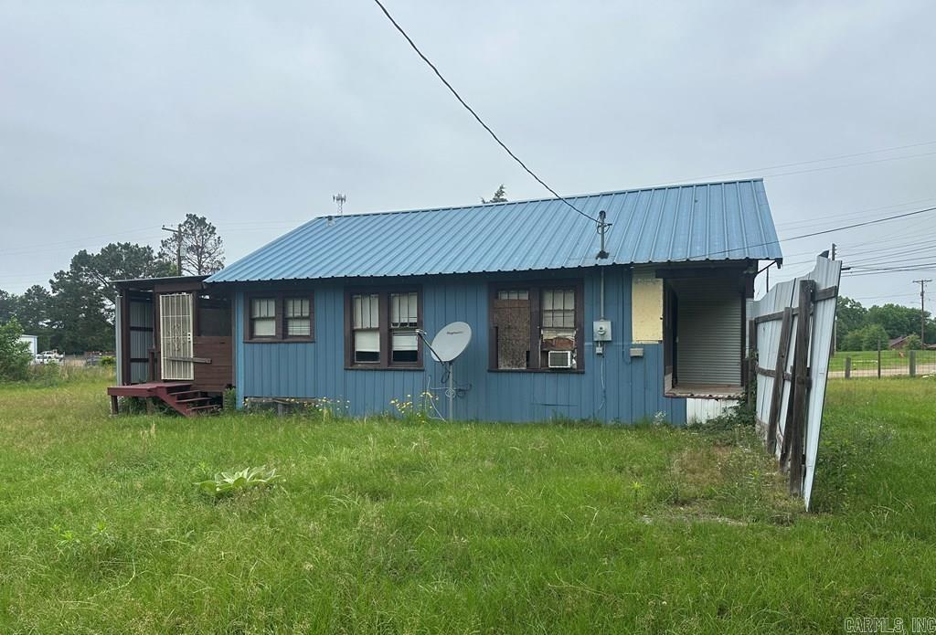 101 Early Property Photo 17