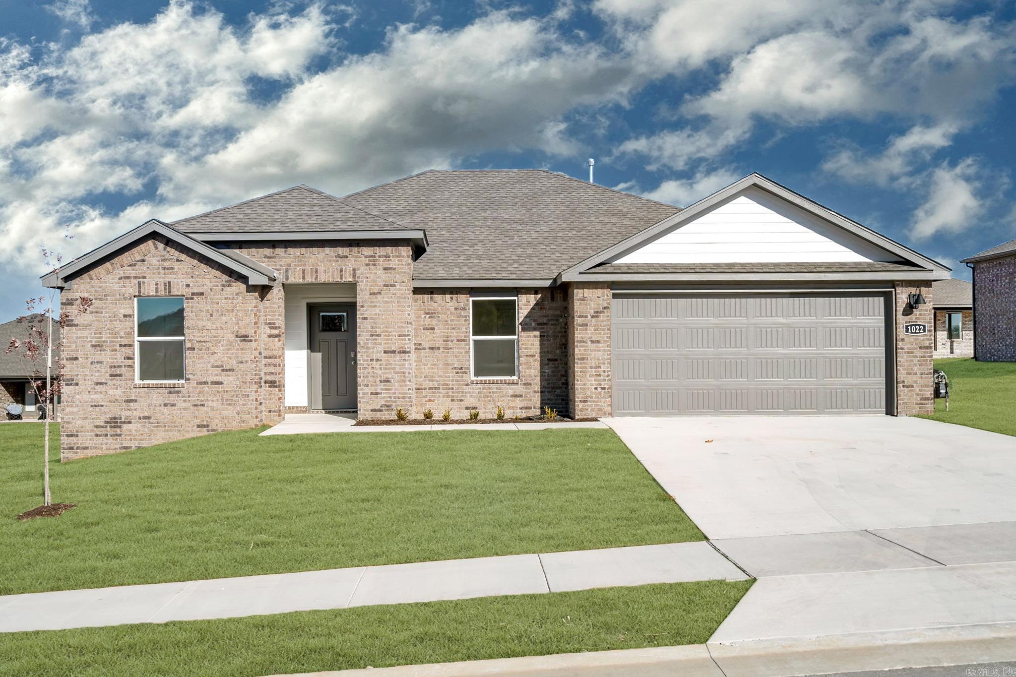 34 Wolfsbridge Loop Property Photo 1