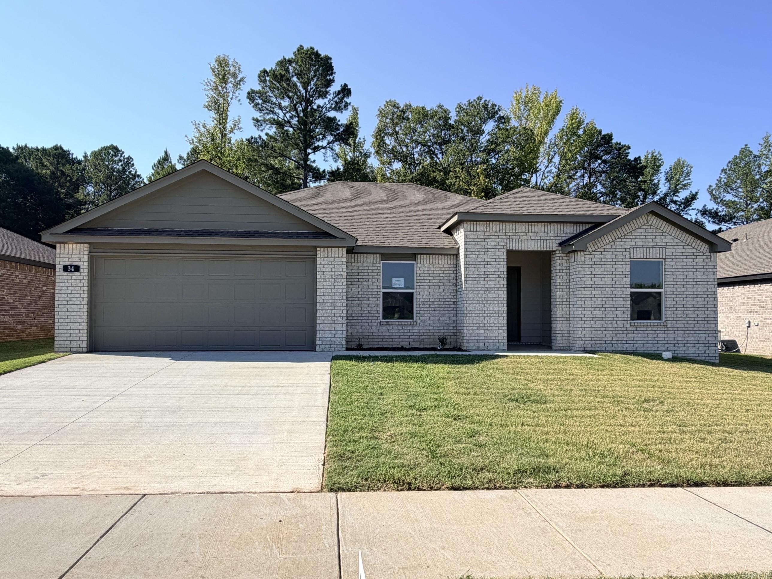 34 Wolfsbridge Loop Property Photo 1