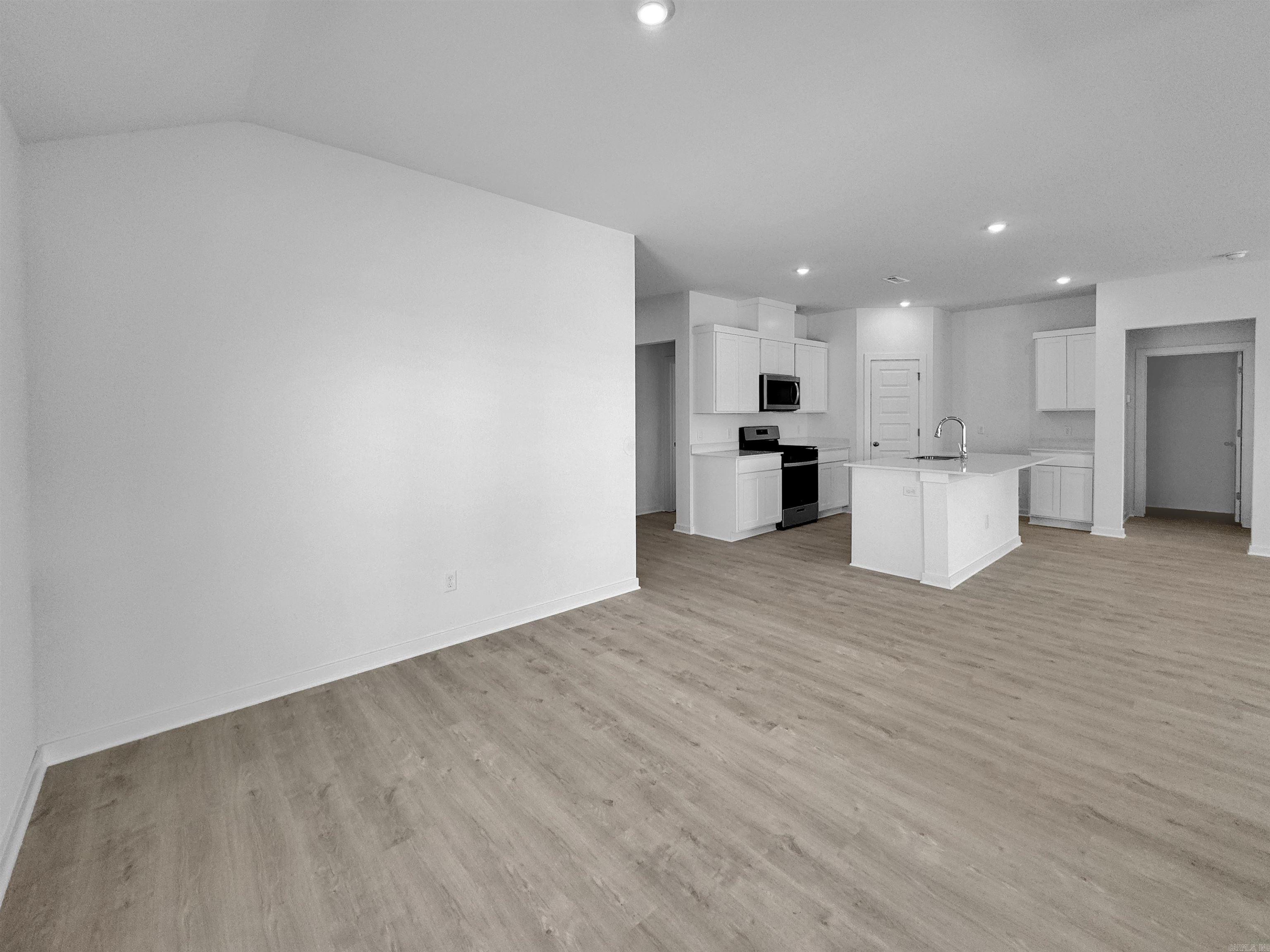 34 Wolfsbridge Loop Property Photo 5