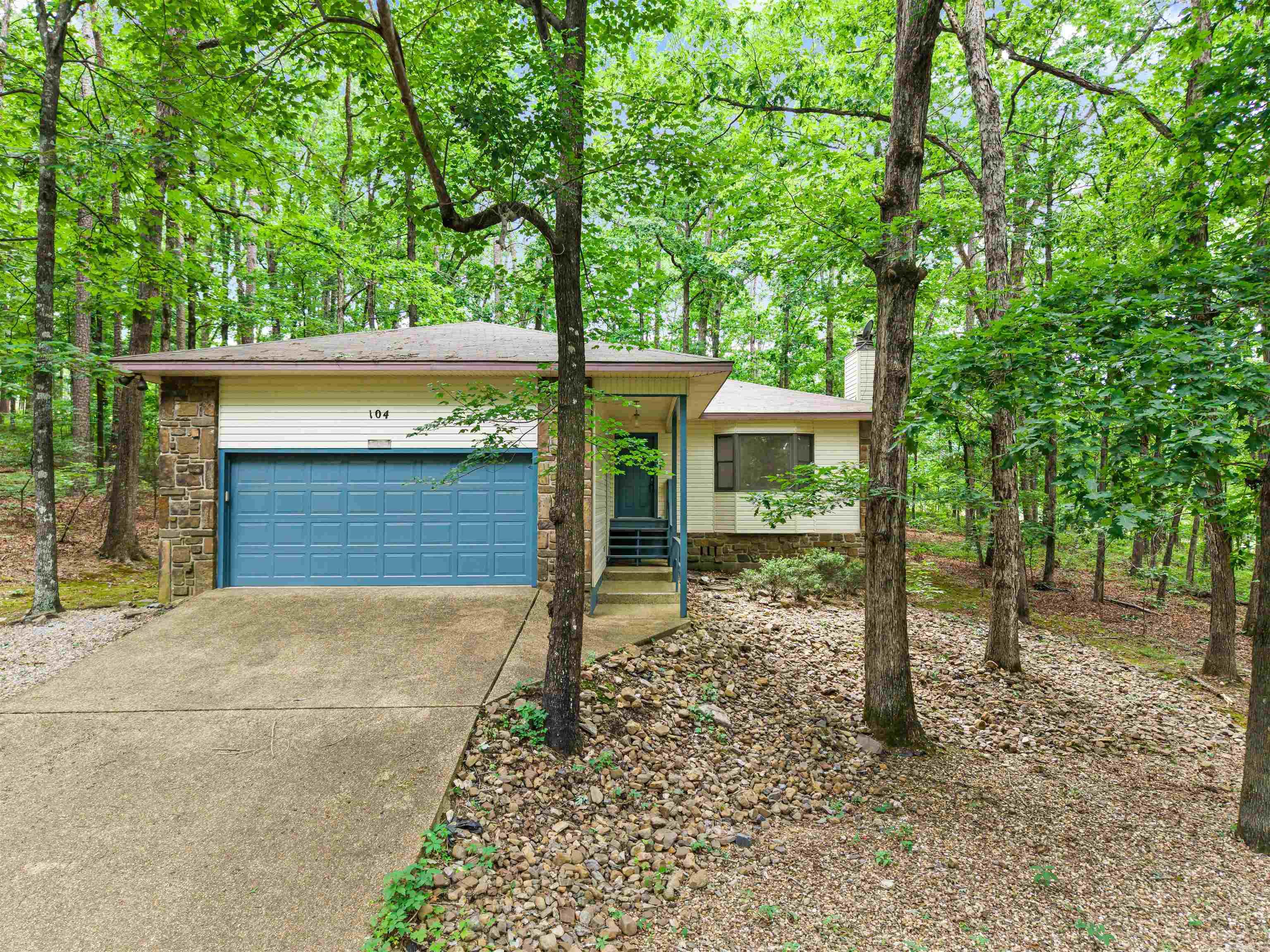 104 Aspe Lane Property Photo 1