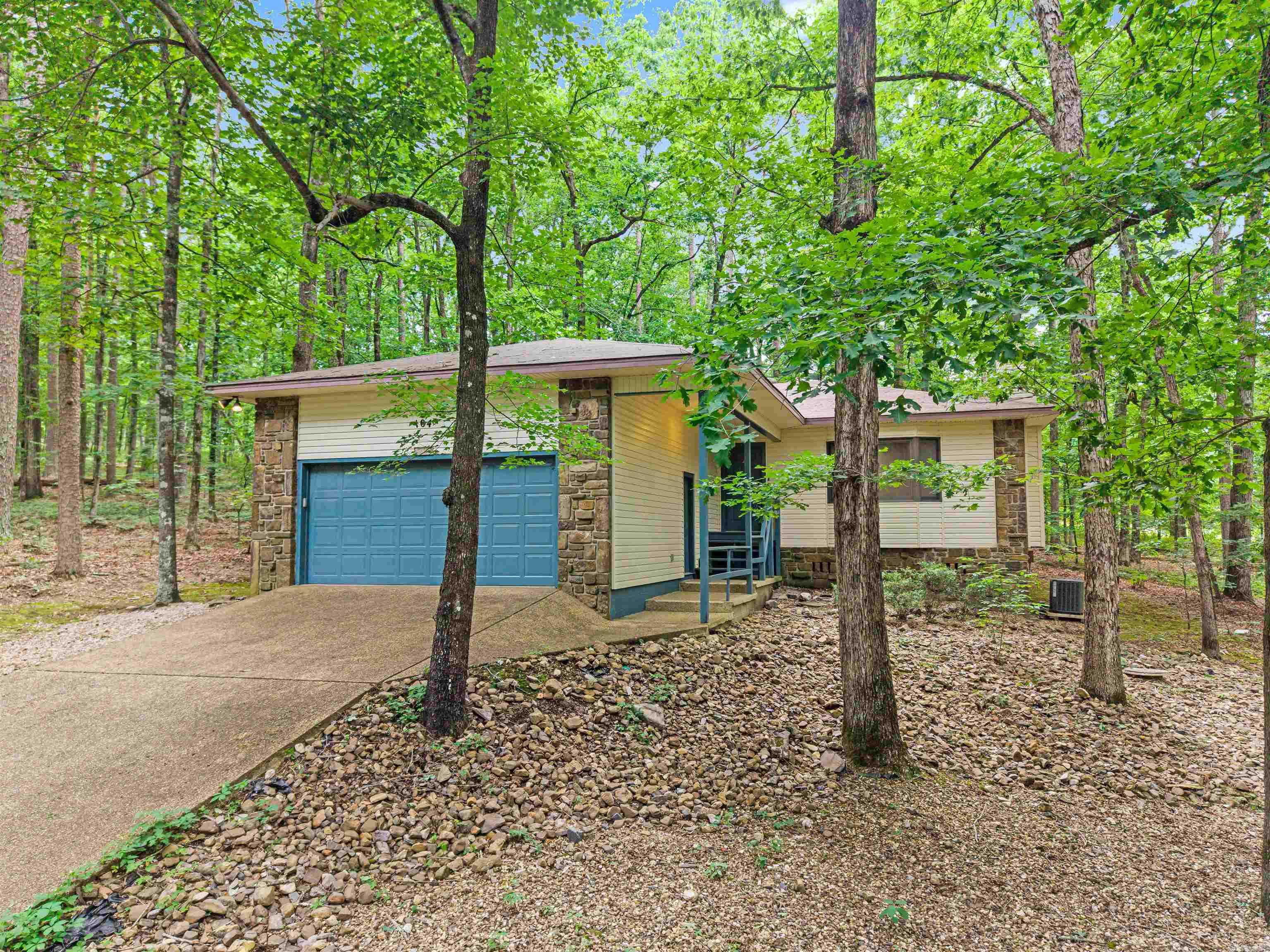 104 Aspe Lane Property Photo 3