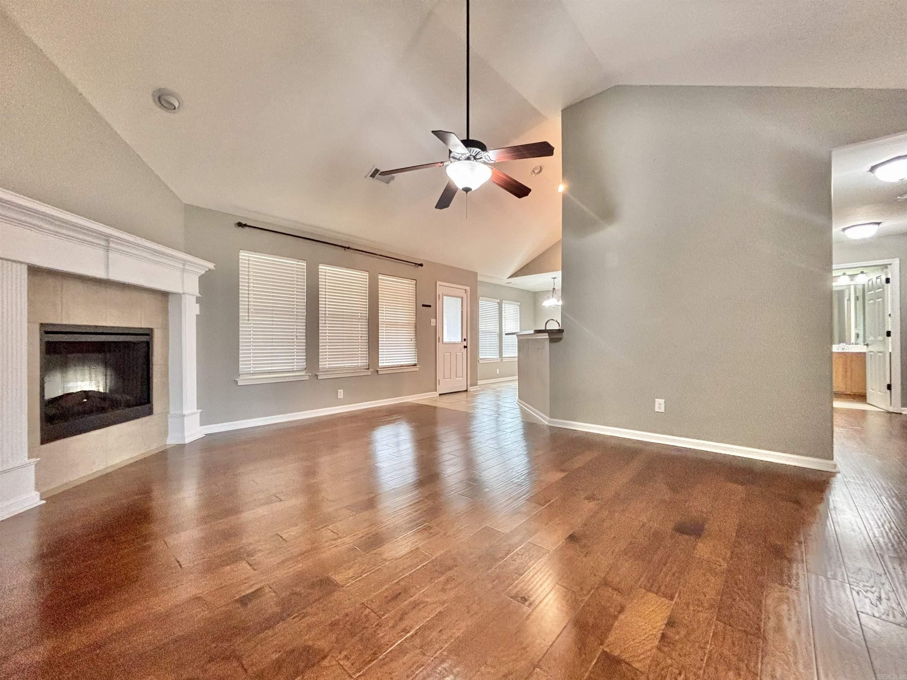 1732 White Oak Lane Property Photo 6