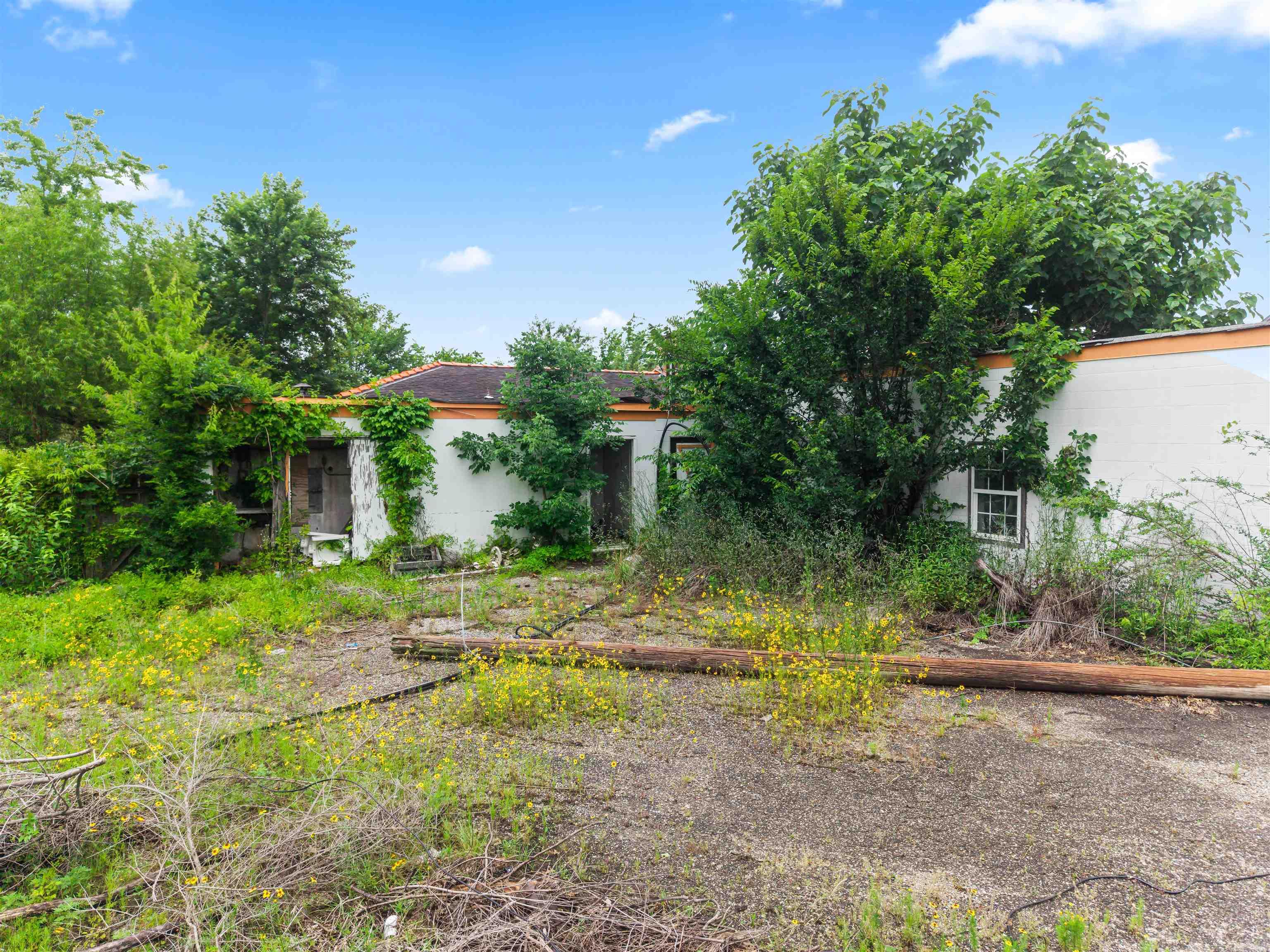 1873 E Grand Property Photo 7