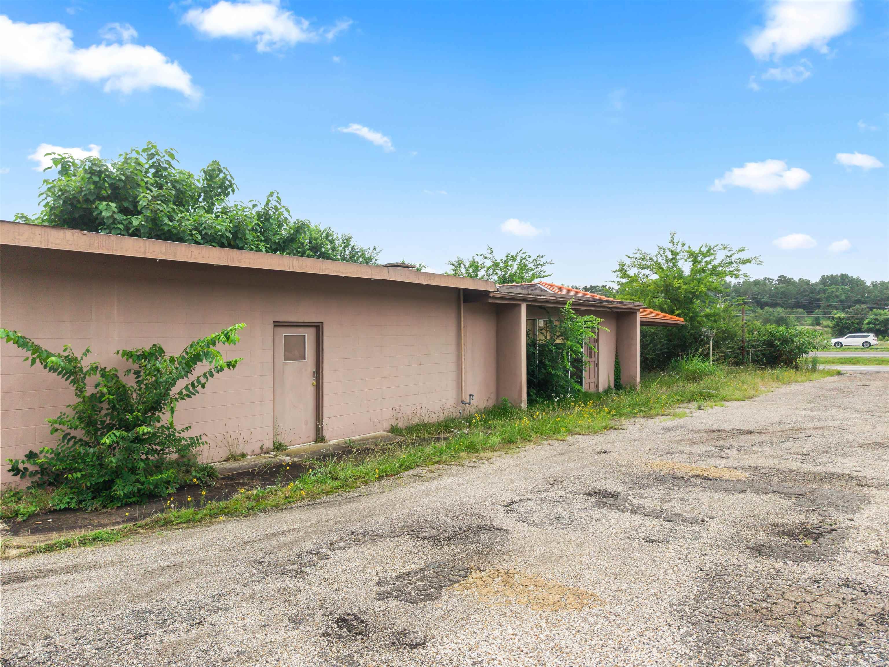 1873 E Grand Property Photo 8