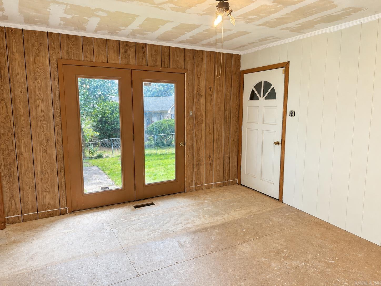 122 Village Road Property Photo 10