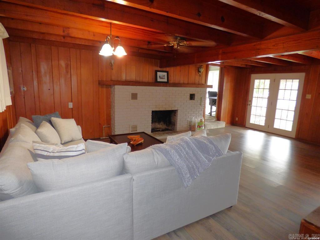 213 Long Island Property Photo 7