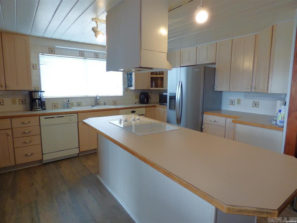 213 Long Island Property Photo 14