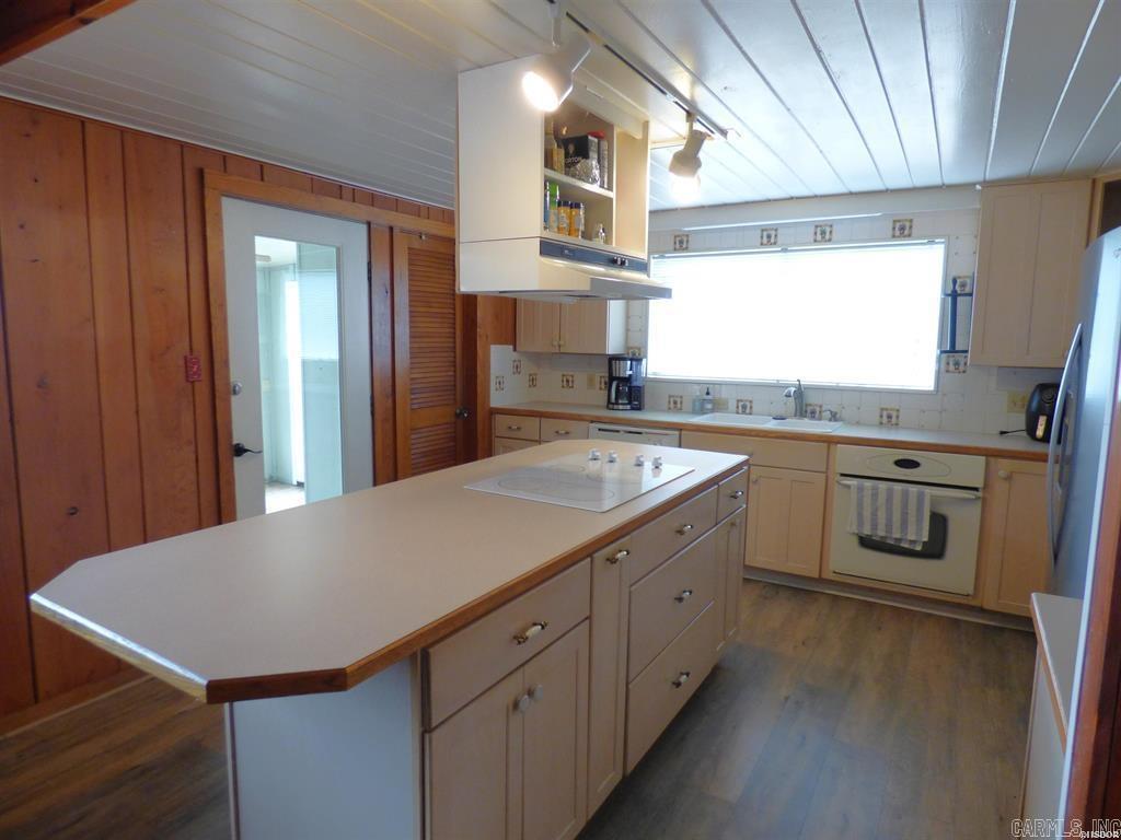 213 Long Island Property Photo 15
