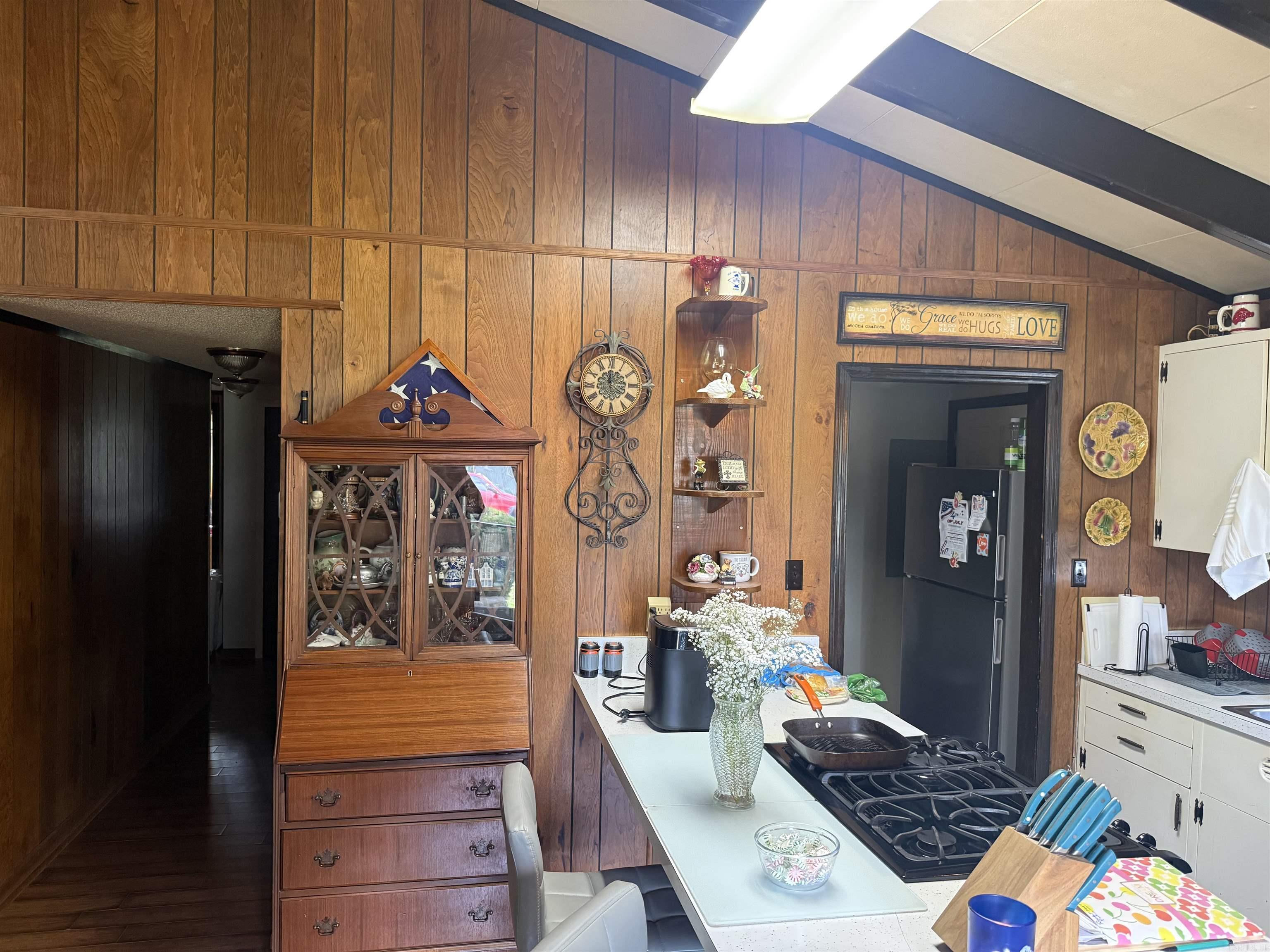 250 Ridgecrest Road Property Photo 3