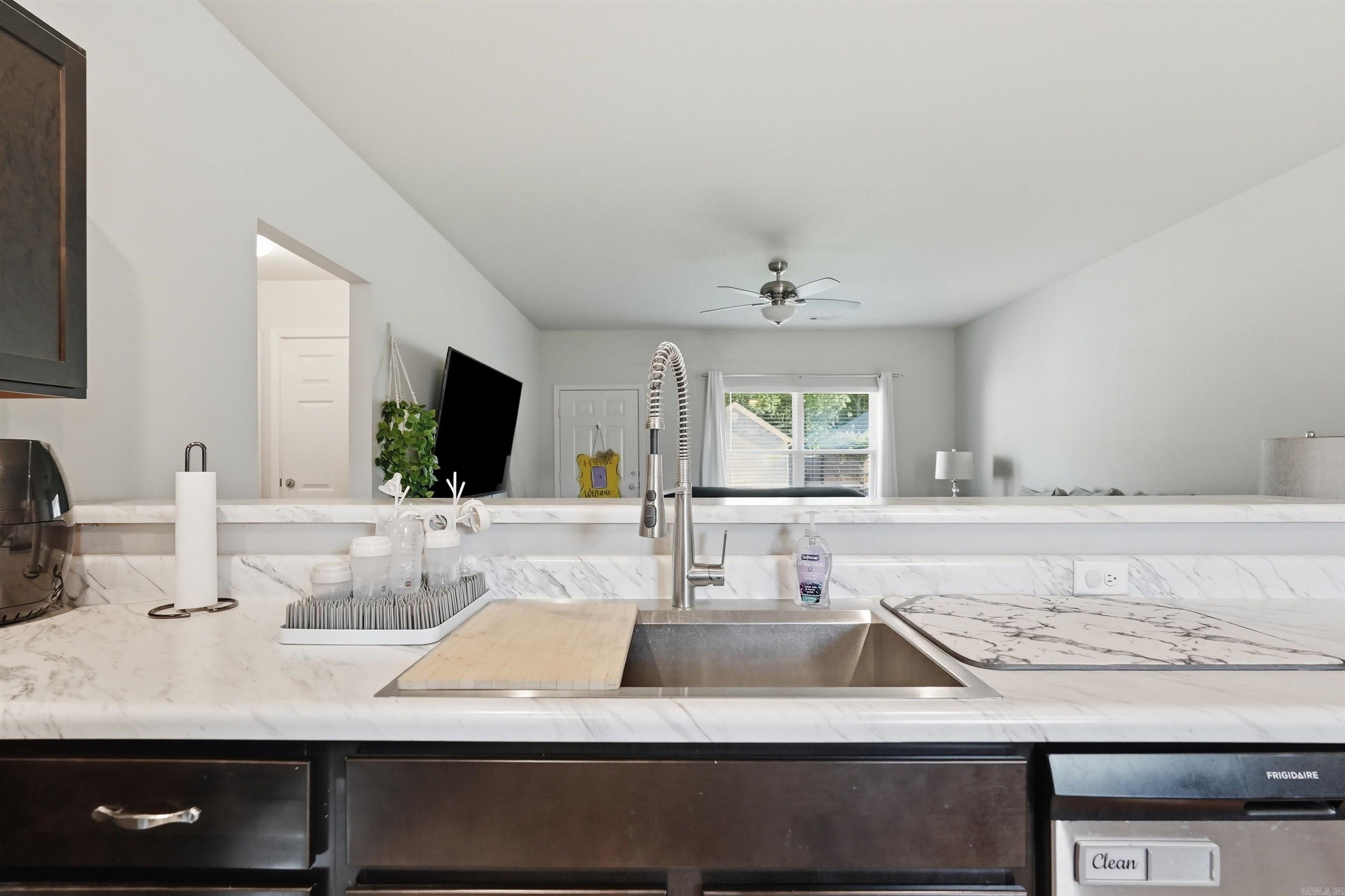 1350 Acuff Ln Property Photo 10