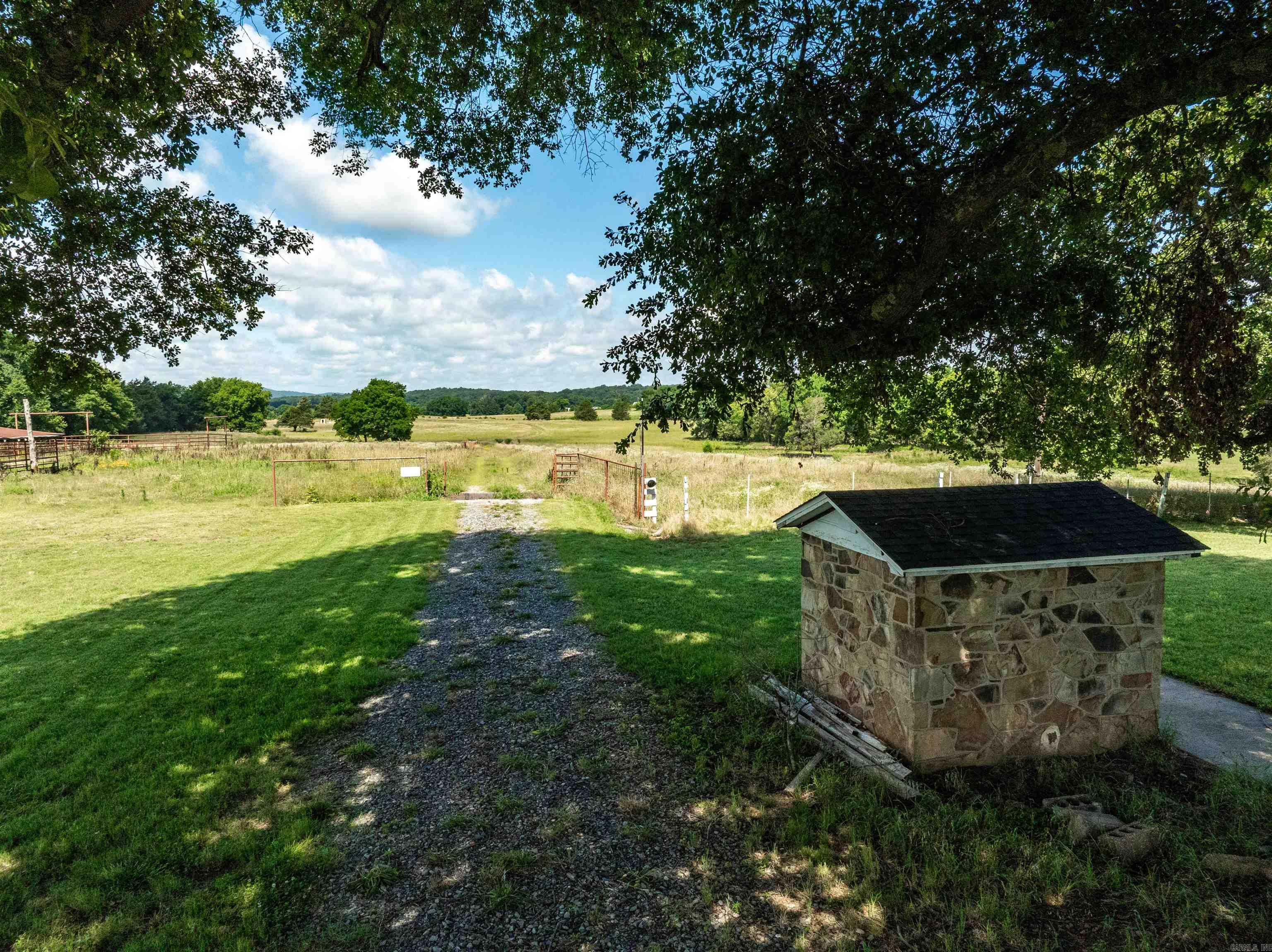 19025 Highway 41 Property Photo 4