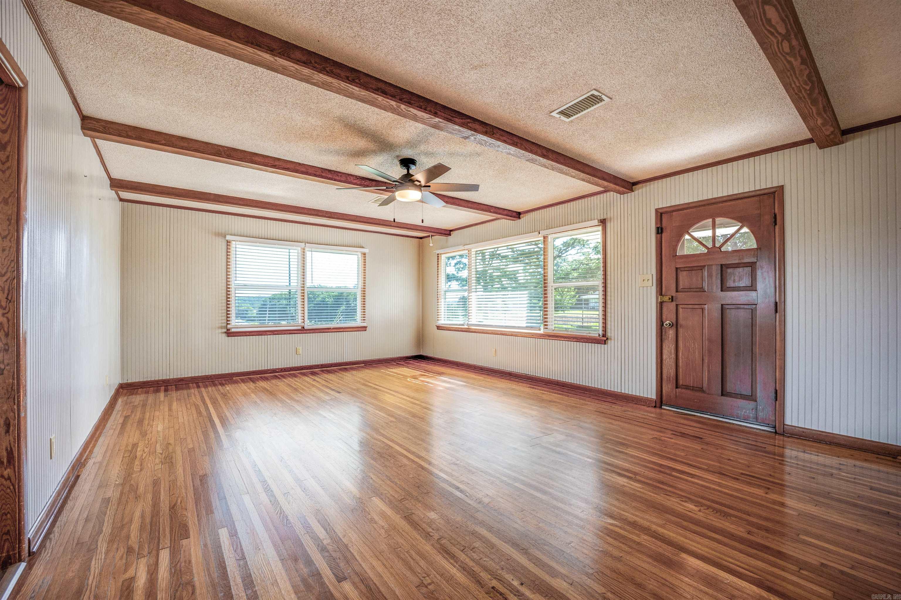 19025 Highway 41 Property Photo 11