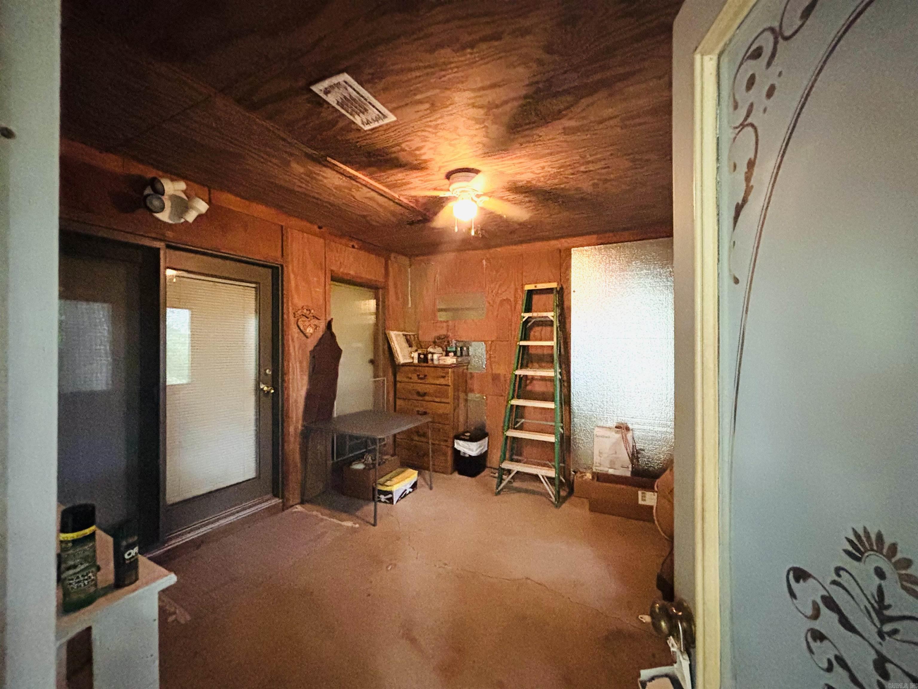 124 Bluffs Drive Property Photo 7
