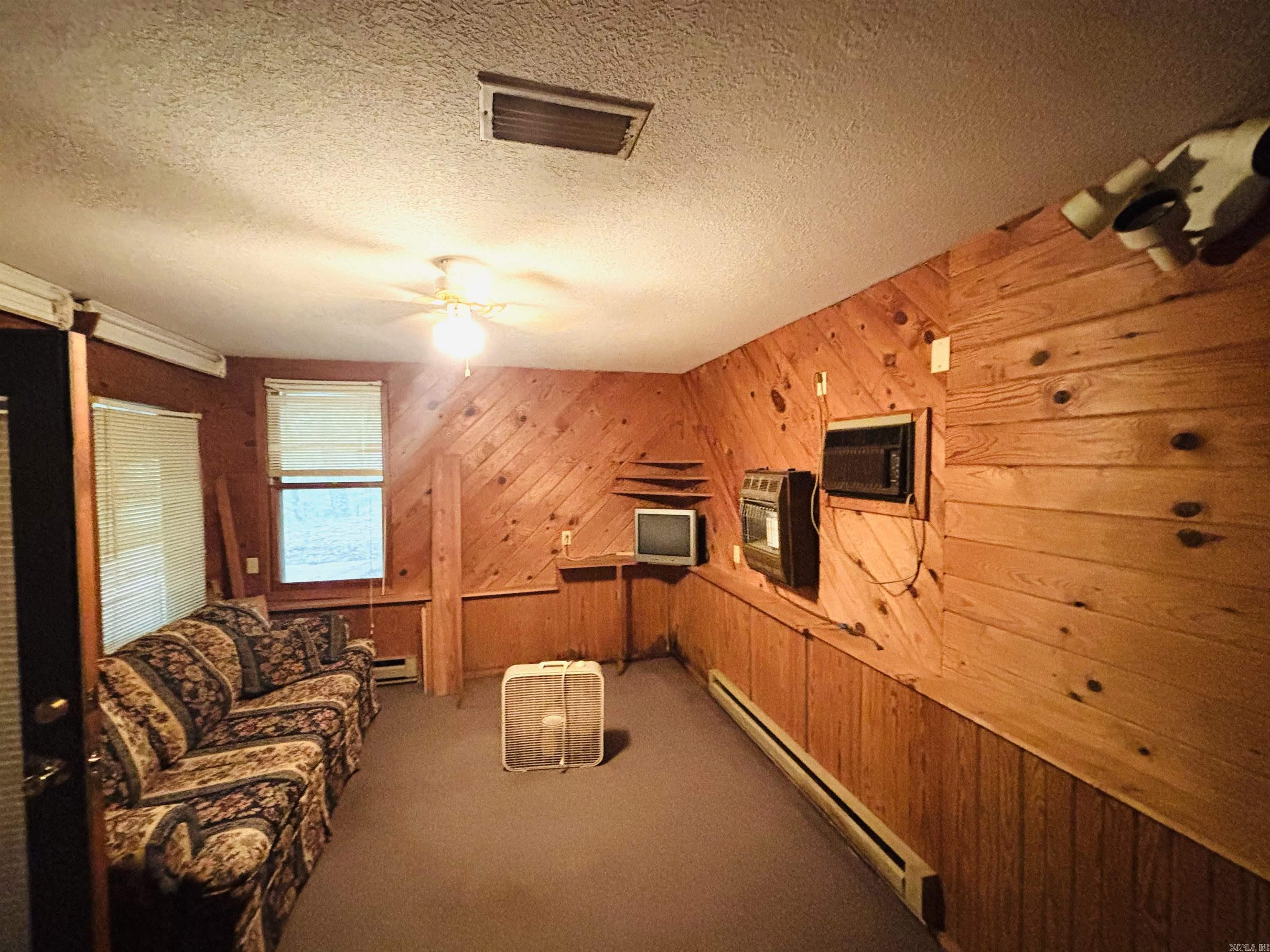 124 Bluffs Drive Property Photo 9