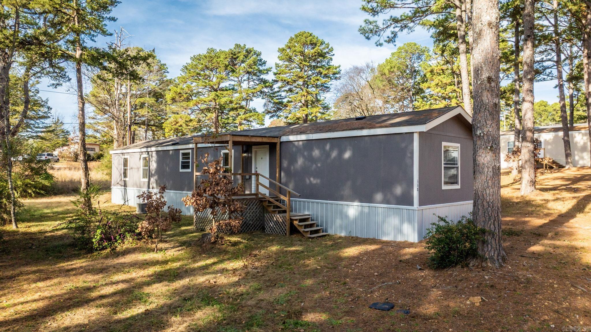 118 Chalet Circle Property Photo 1