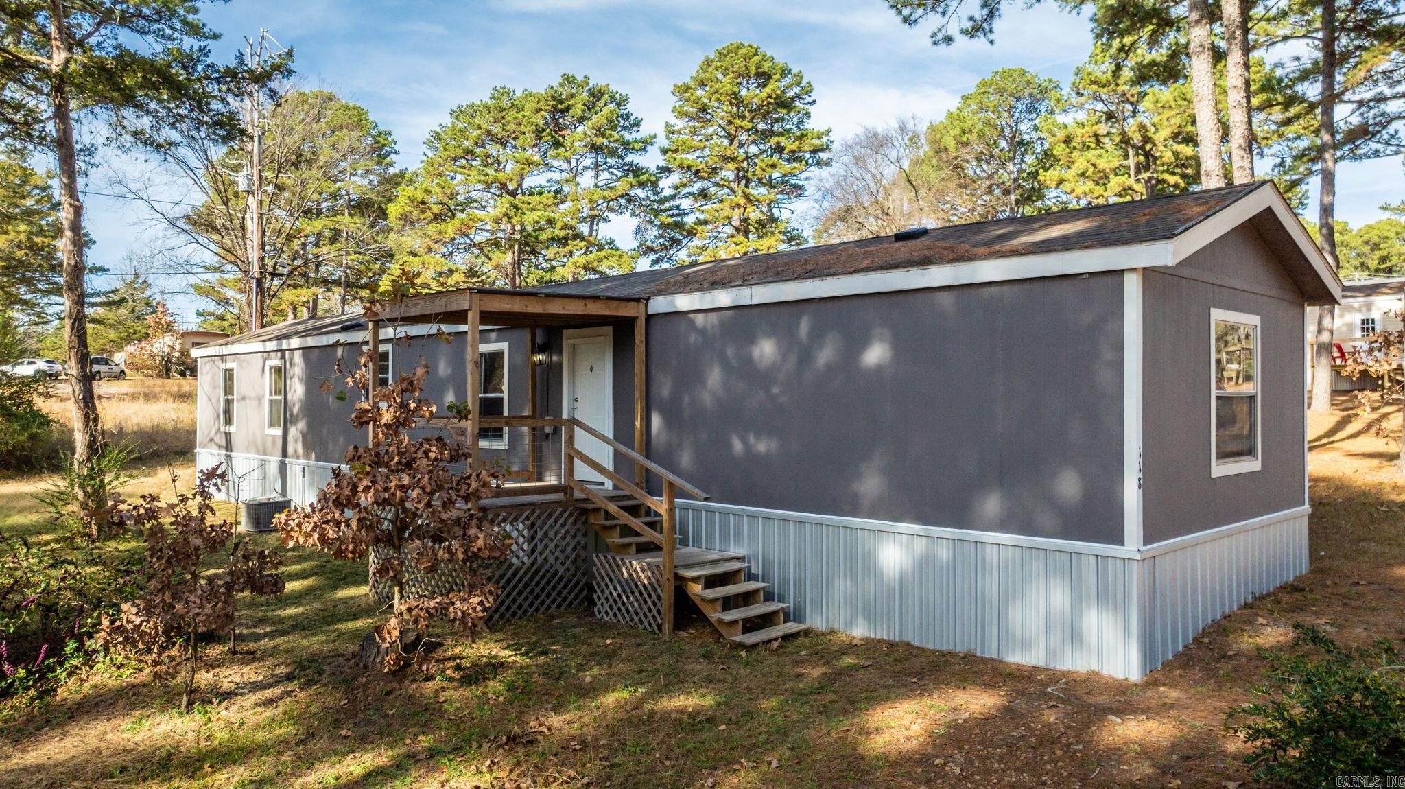 118 Chalet Circle Property Photo 2