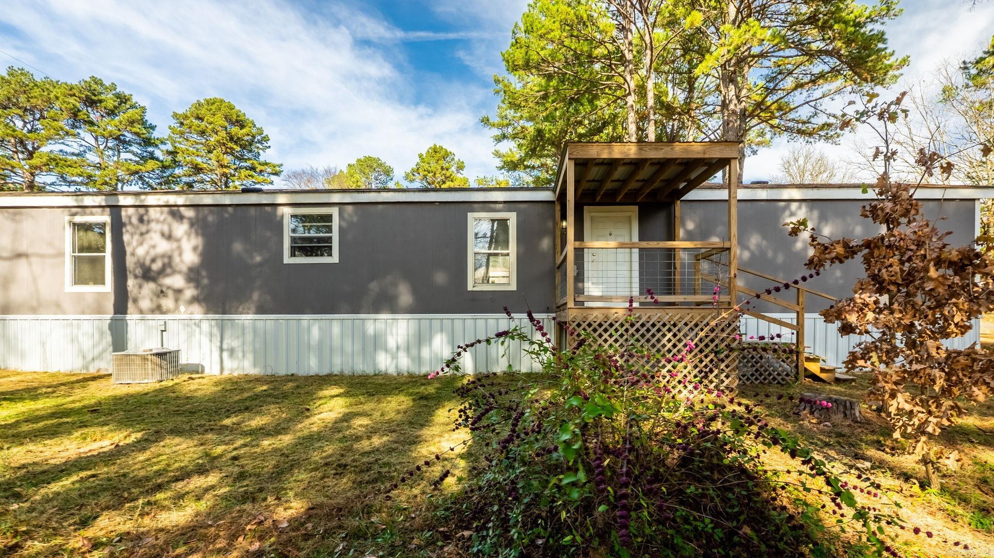 118 Chalet Circle Property Photo 3