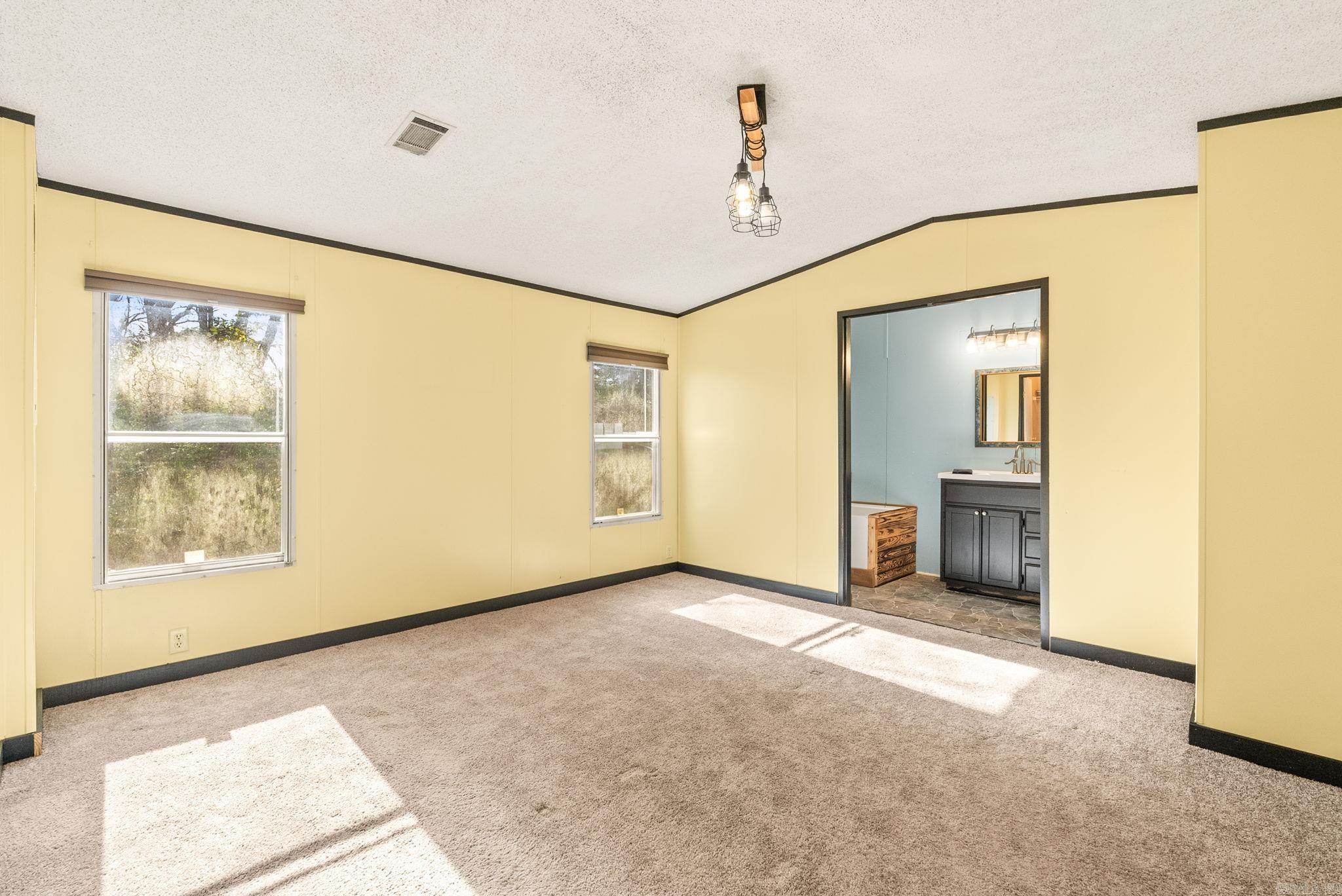 118 Chalet Circle Property Photo 21