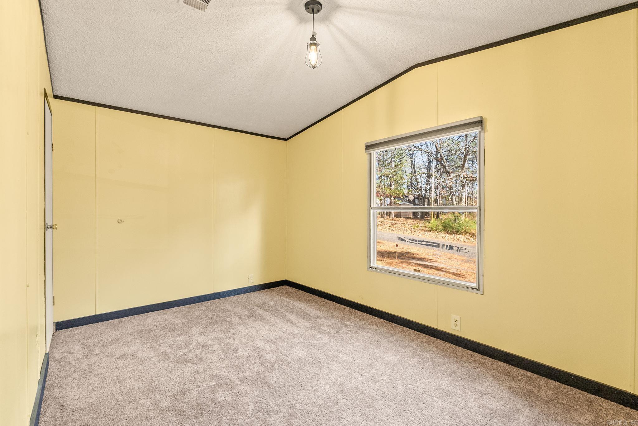 118 Chalet Circle Property Photo 30