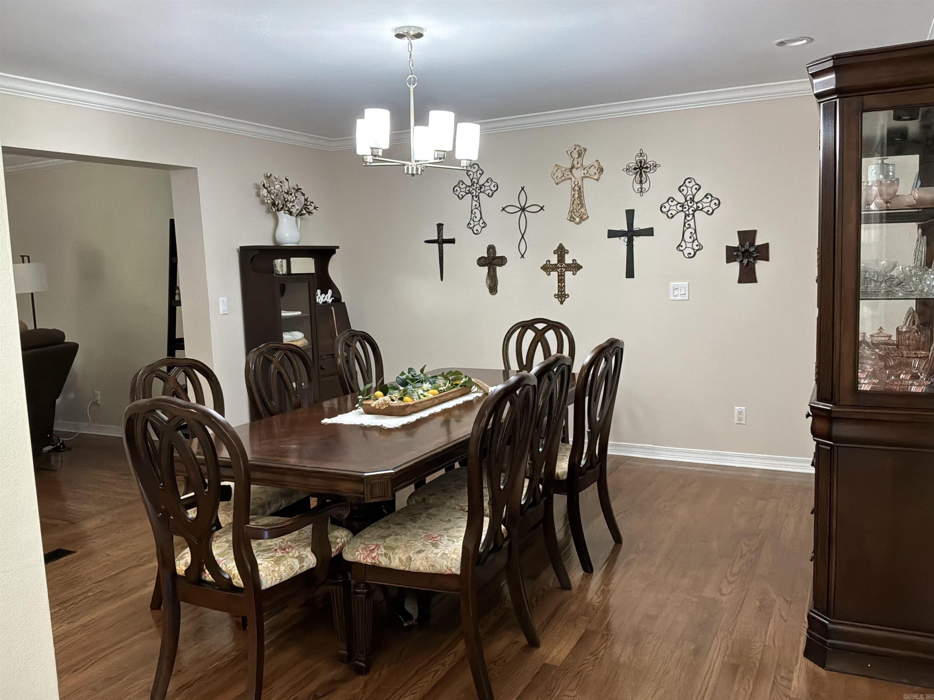 1021 Huntington Place Property Photo 6