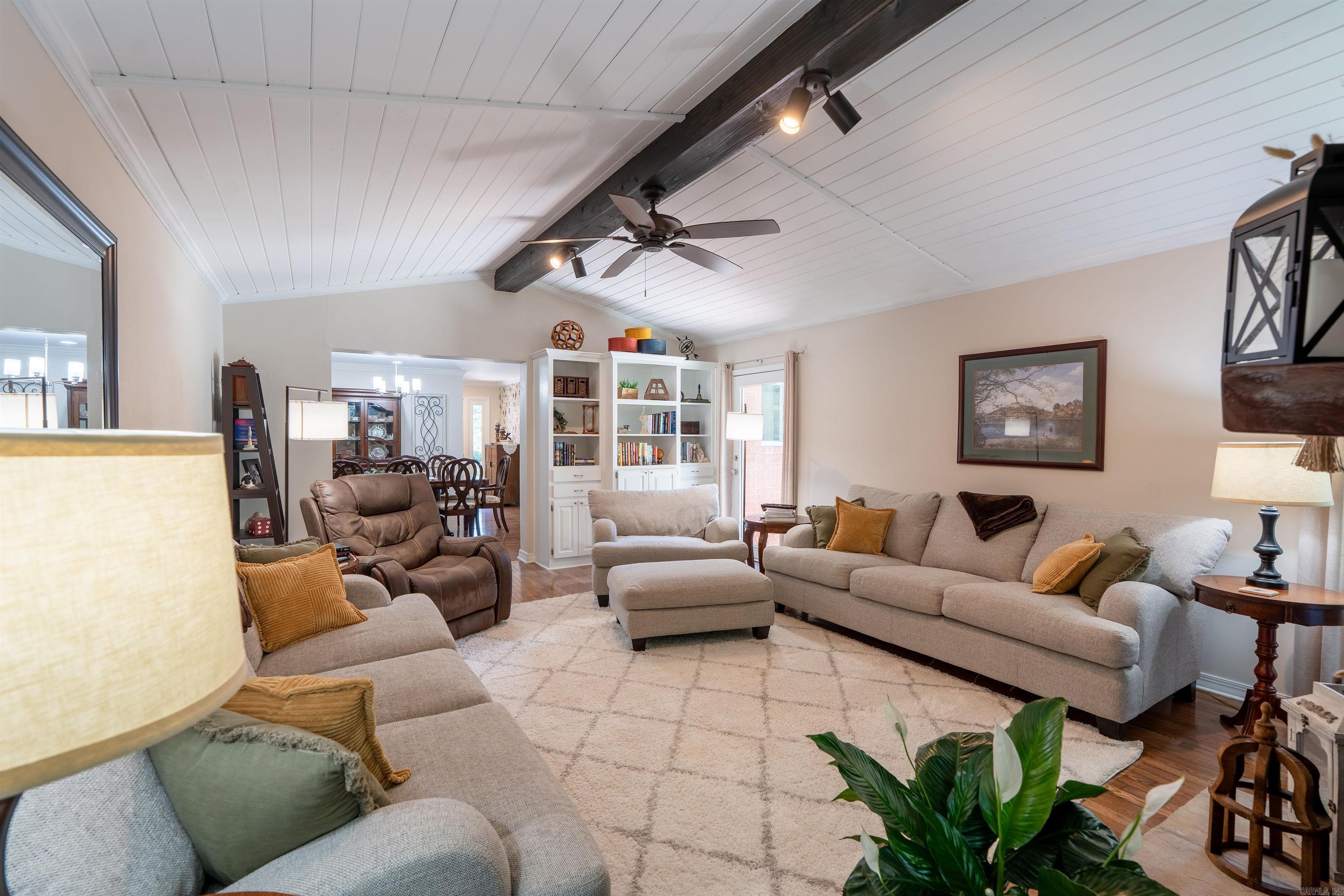 1021 Huntington Place Property Photo 10