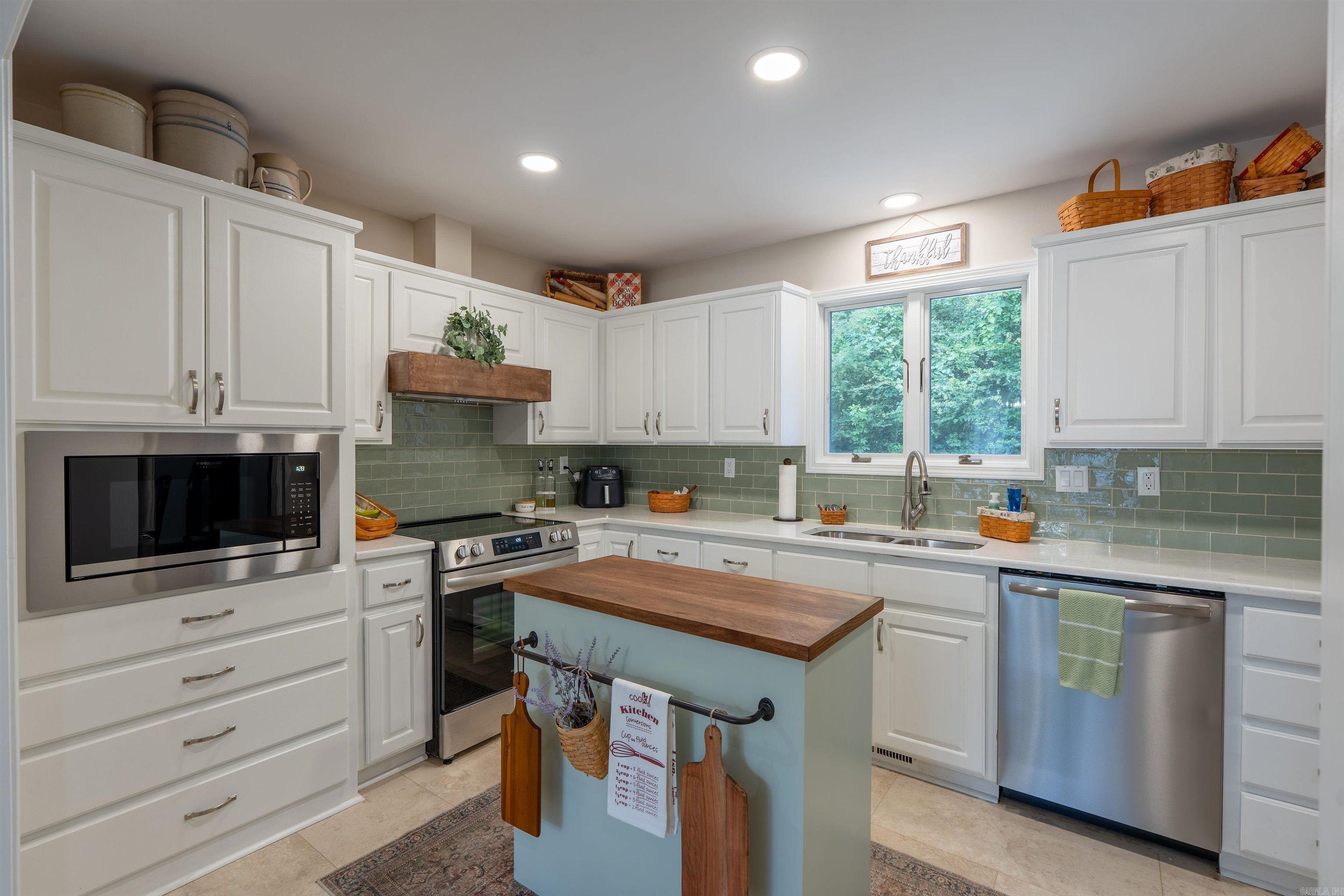1021 Huntington Place Property Photo 13