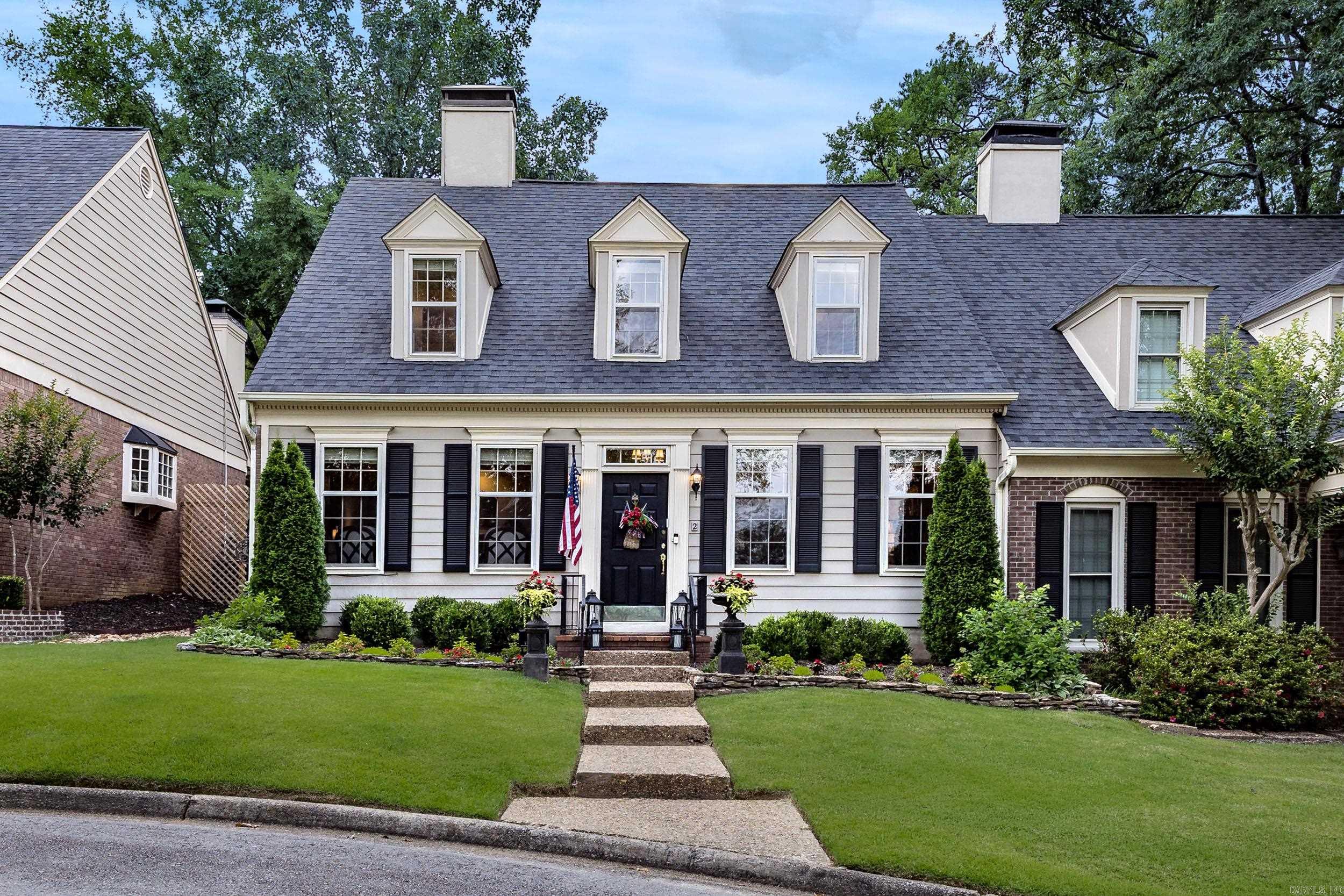2 Windsor Court Property Photo 1