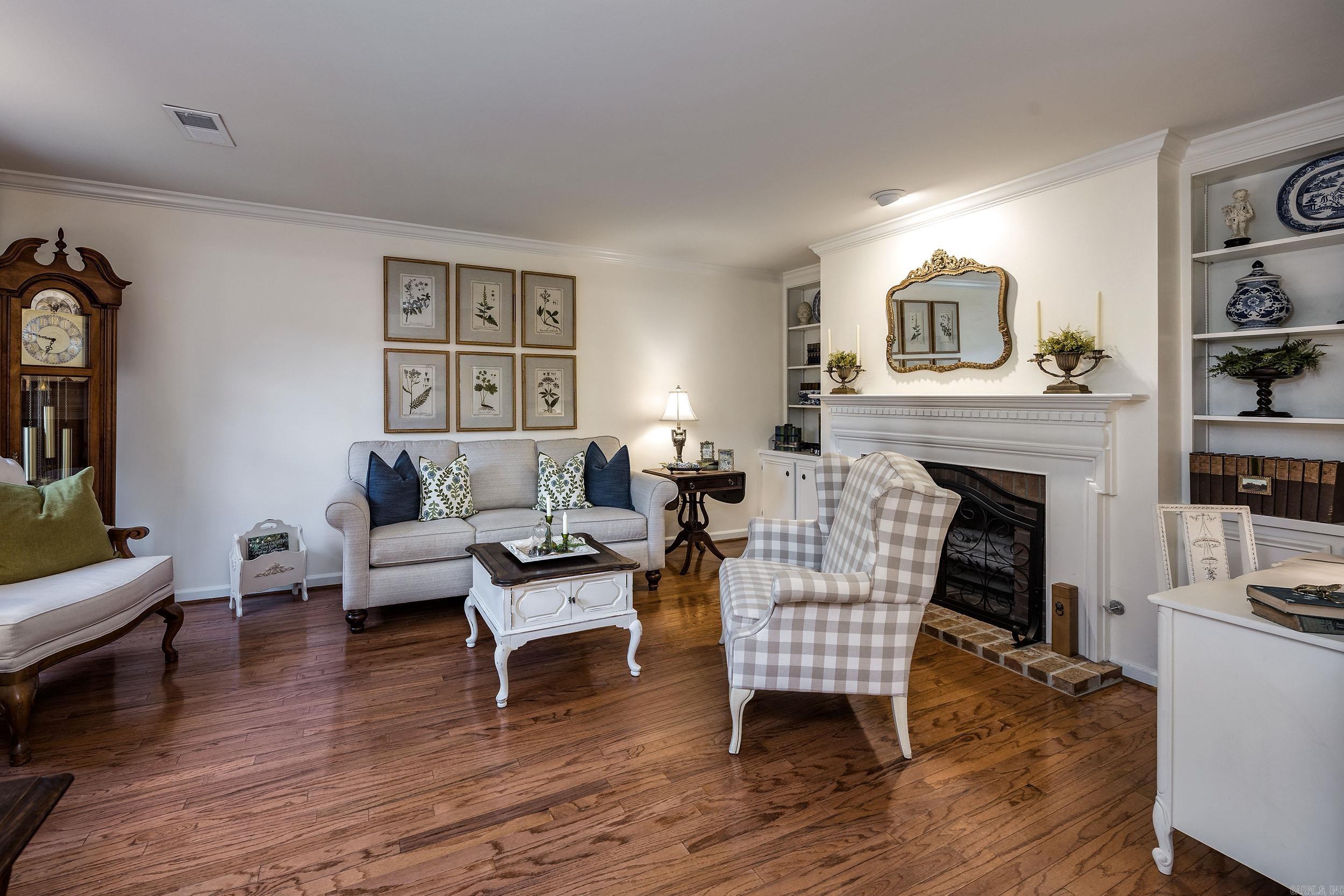 2 Windsor Court Property Photo 7