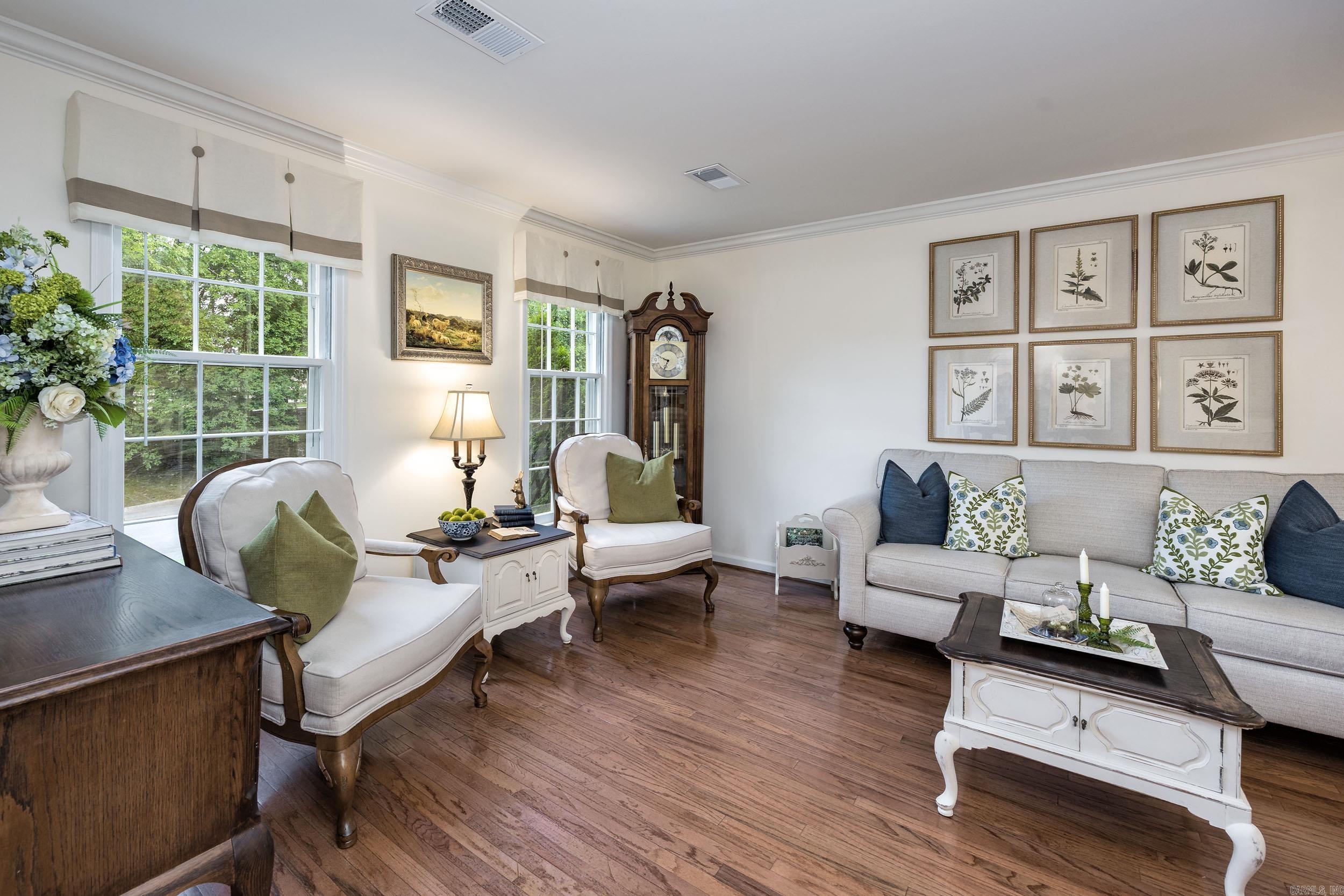2 Windsor Court Property Photo 8