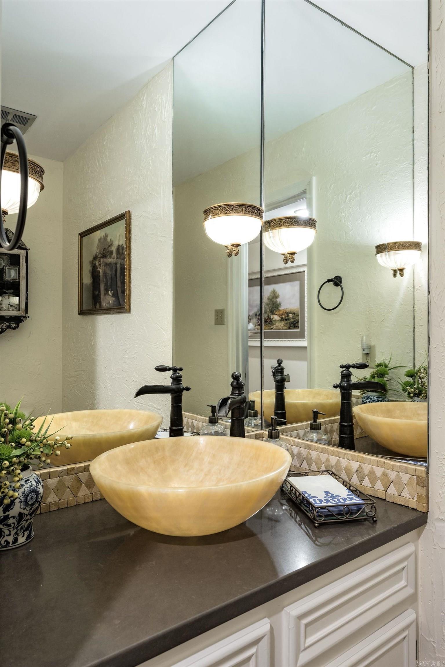 2 Windsor Court Property Photo 32