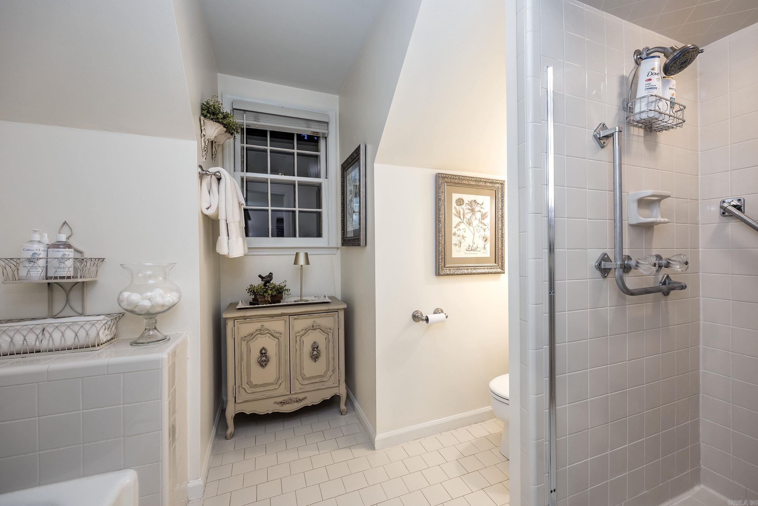 2 Windsor Court Property Photo 41