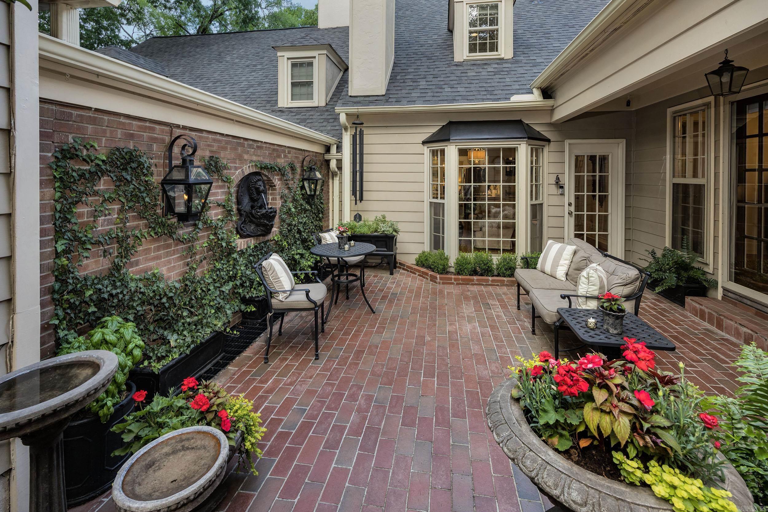 2 Windsor Court Property Photo 44