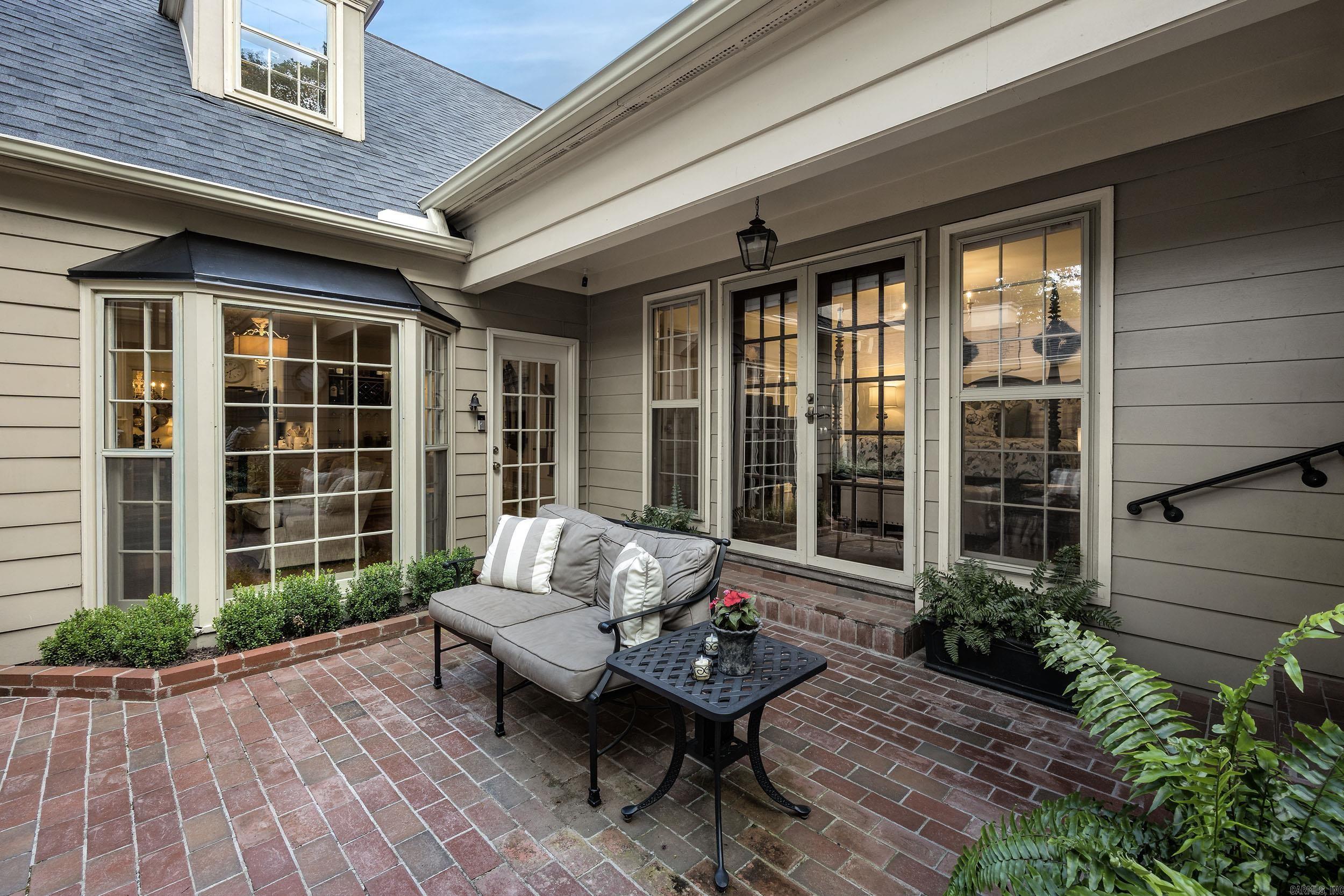 2 Windsor Court Property Photo 46