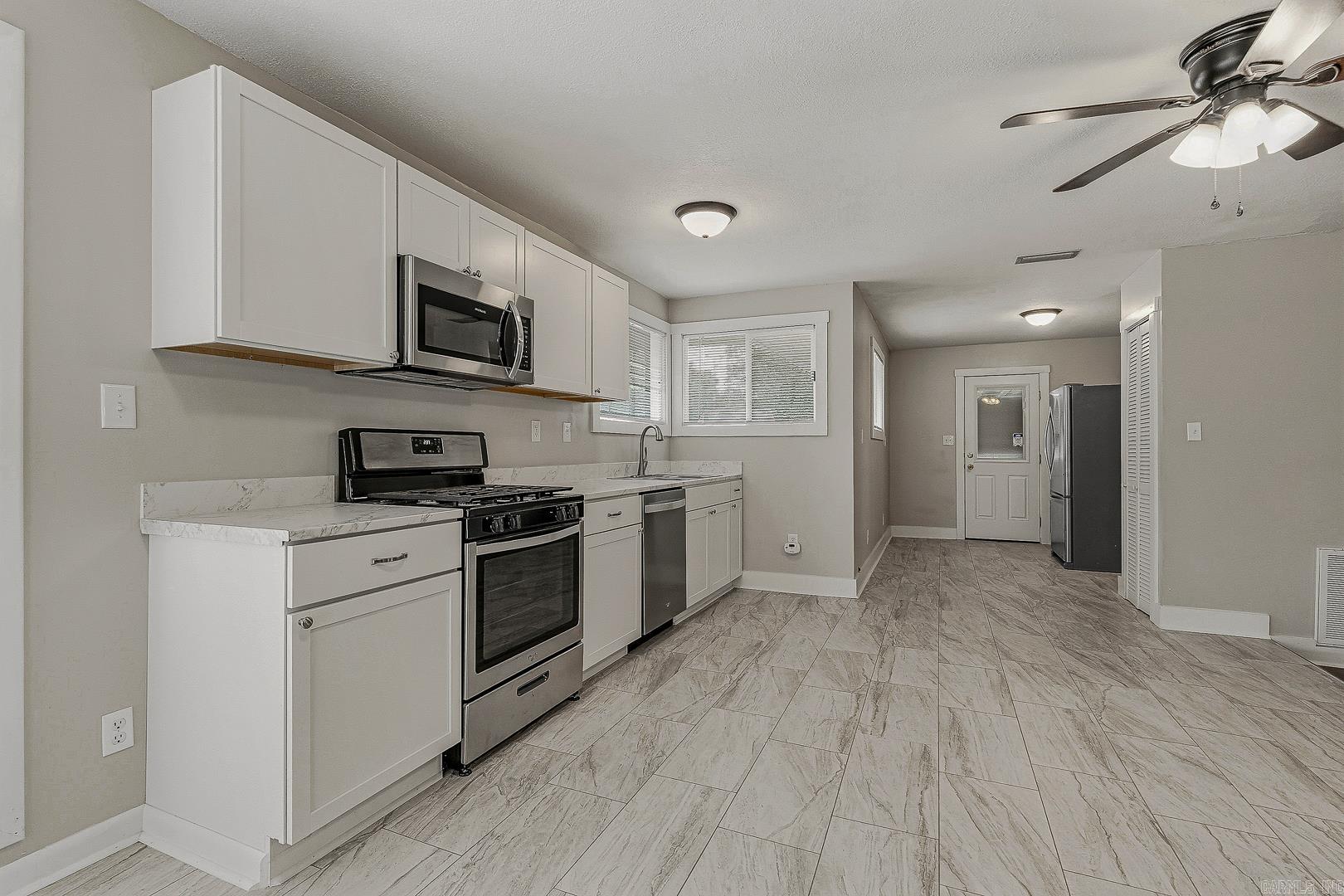 100 Holmes Road Property Photo 11