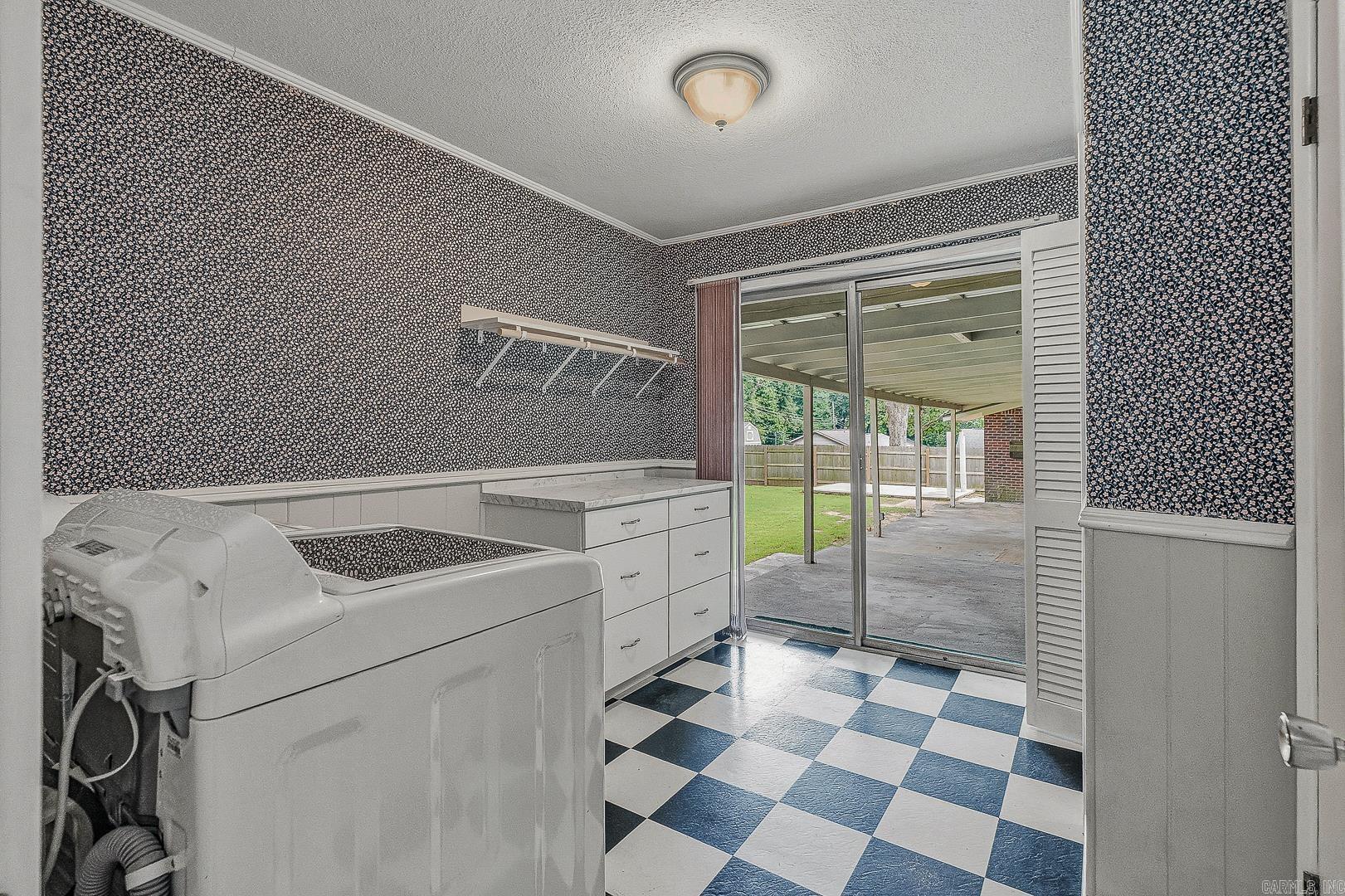 100 Holmes Road Property Photo 15