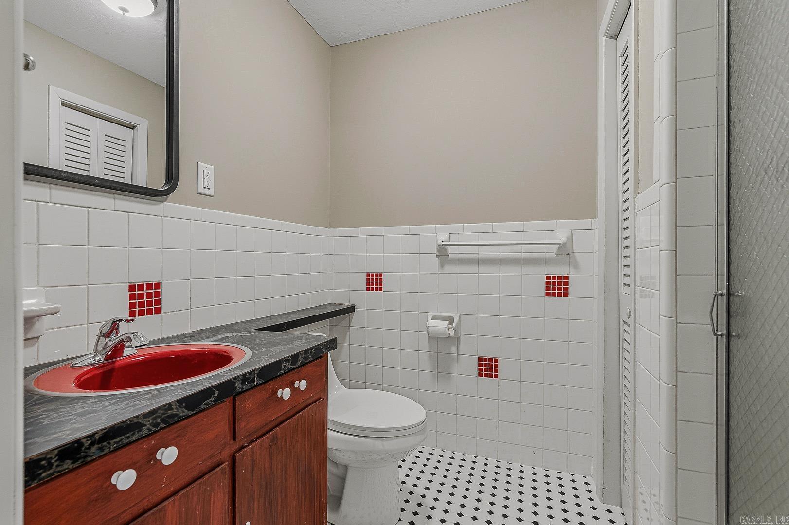 100 Holmes Road Property Photo 29