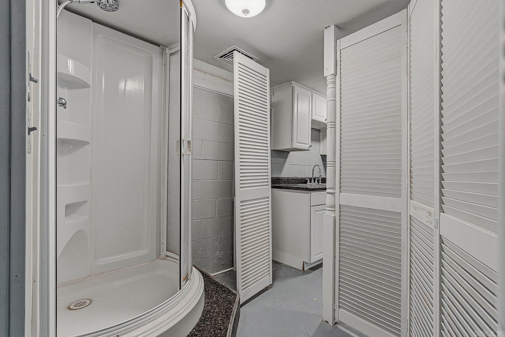 100 Holmes Road Property Photo 37