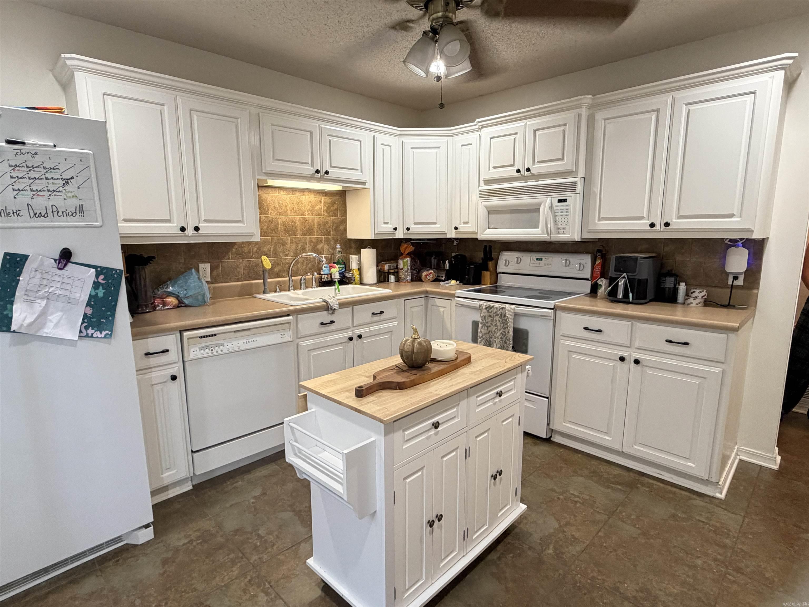1005 S German Ln 27 Property Photo 16