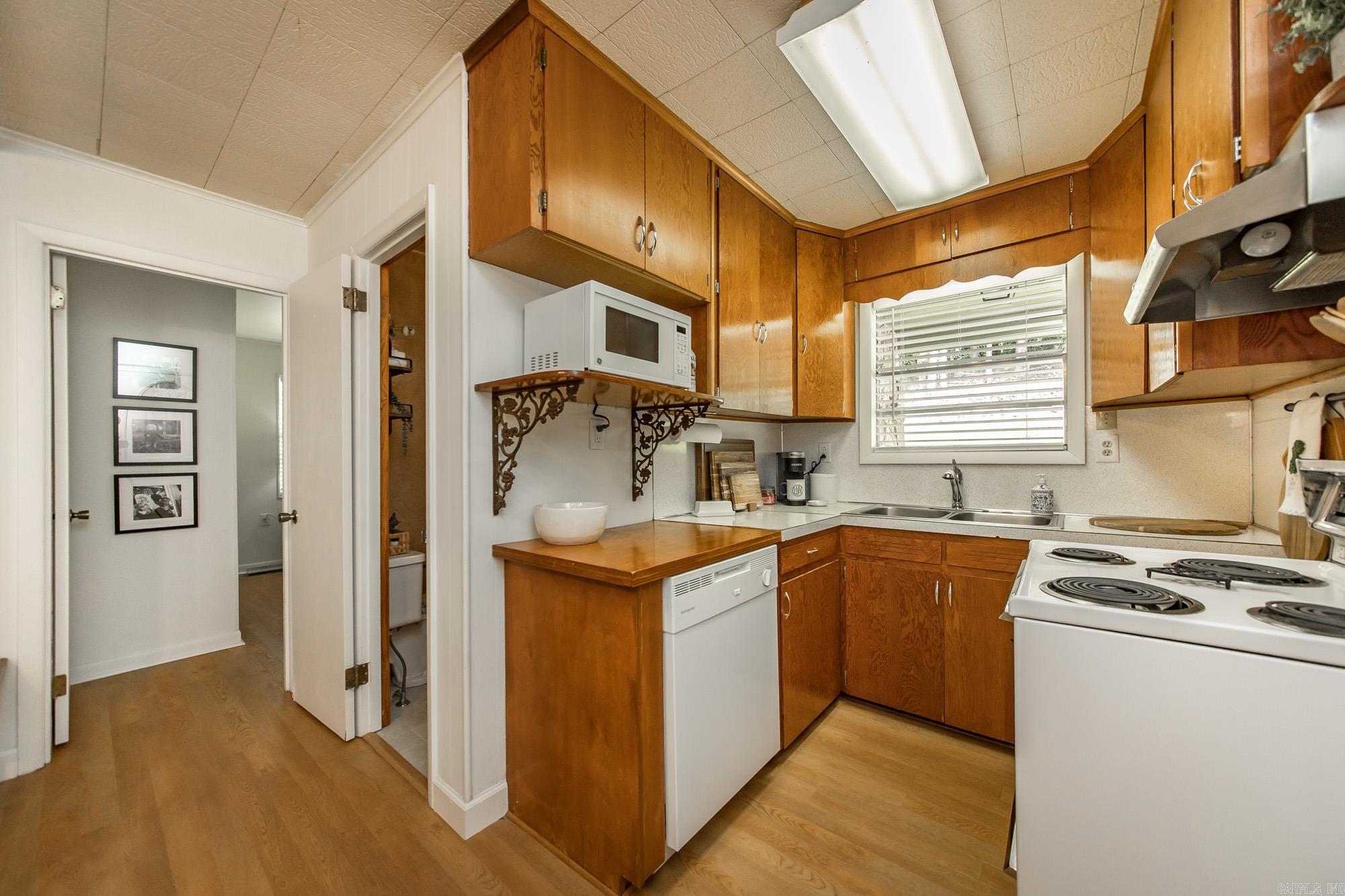 403 Lake Shore Drive Property Photo 14