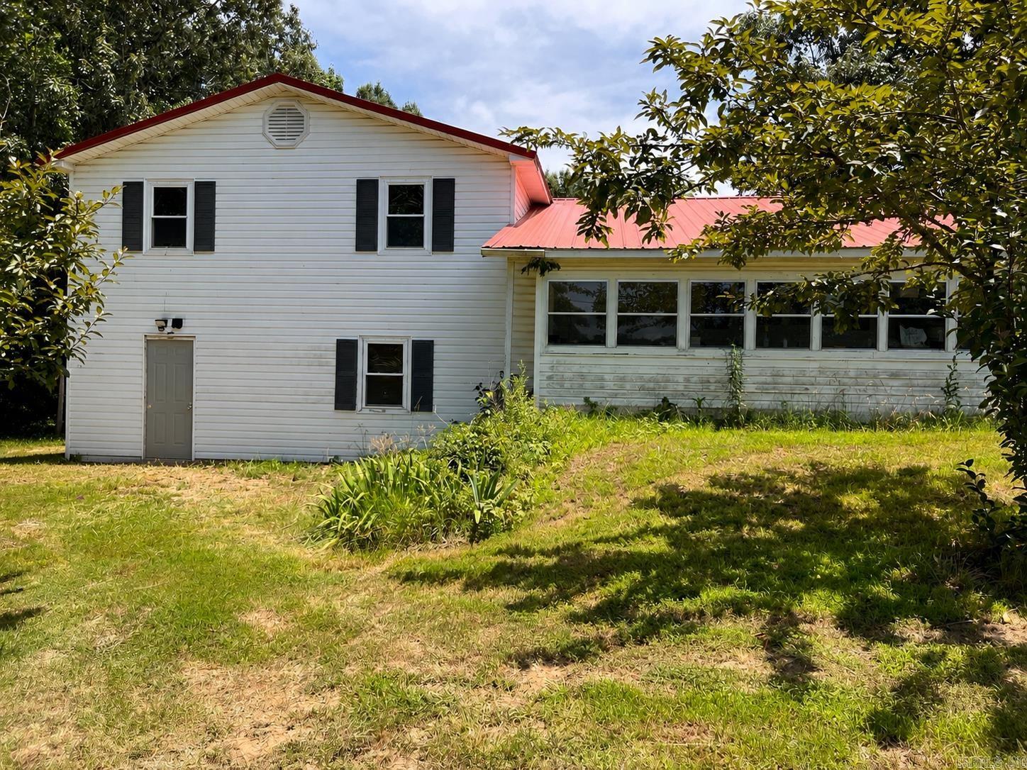 2116 Newberry Road Property Photo 1